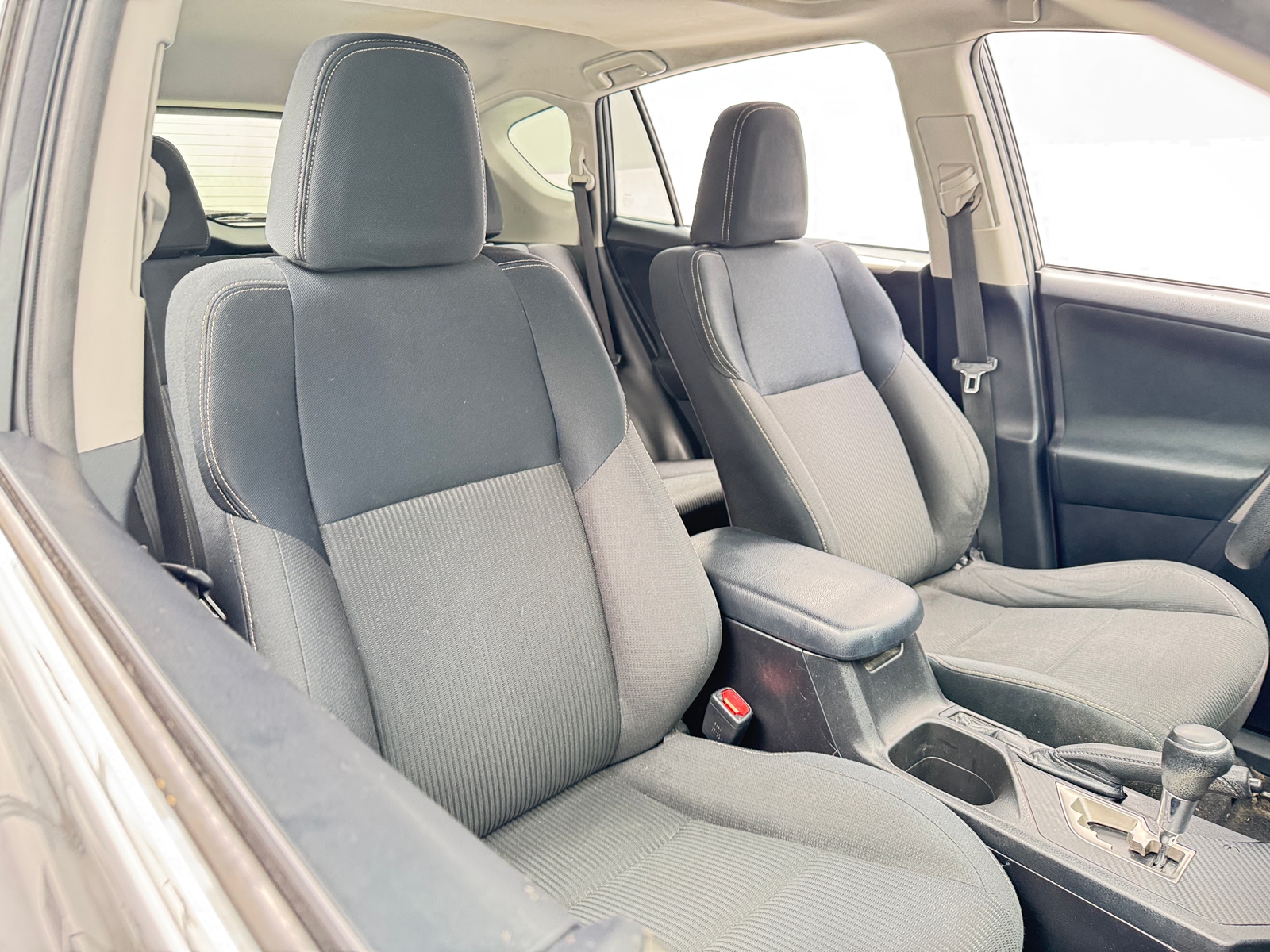 Thumbnail: 2015 Toyota RAV4 - 2