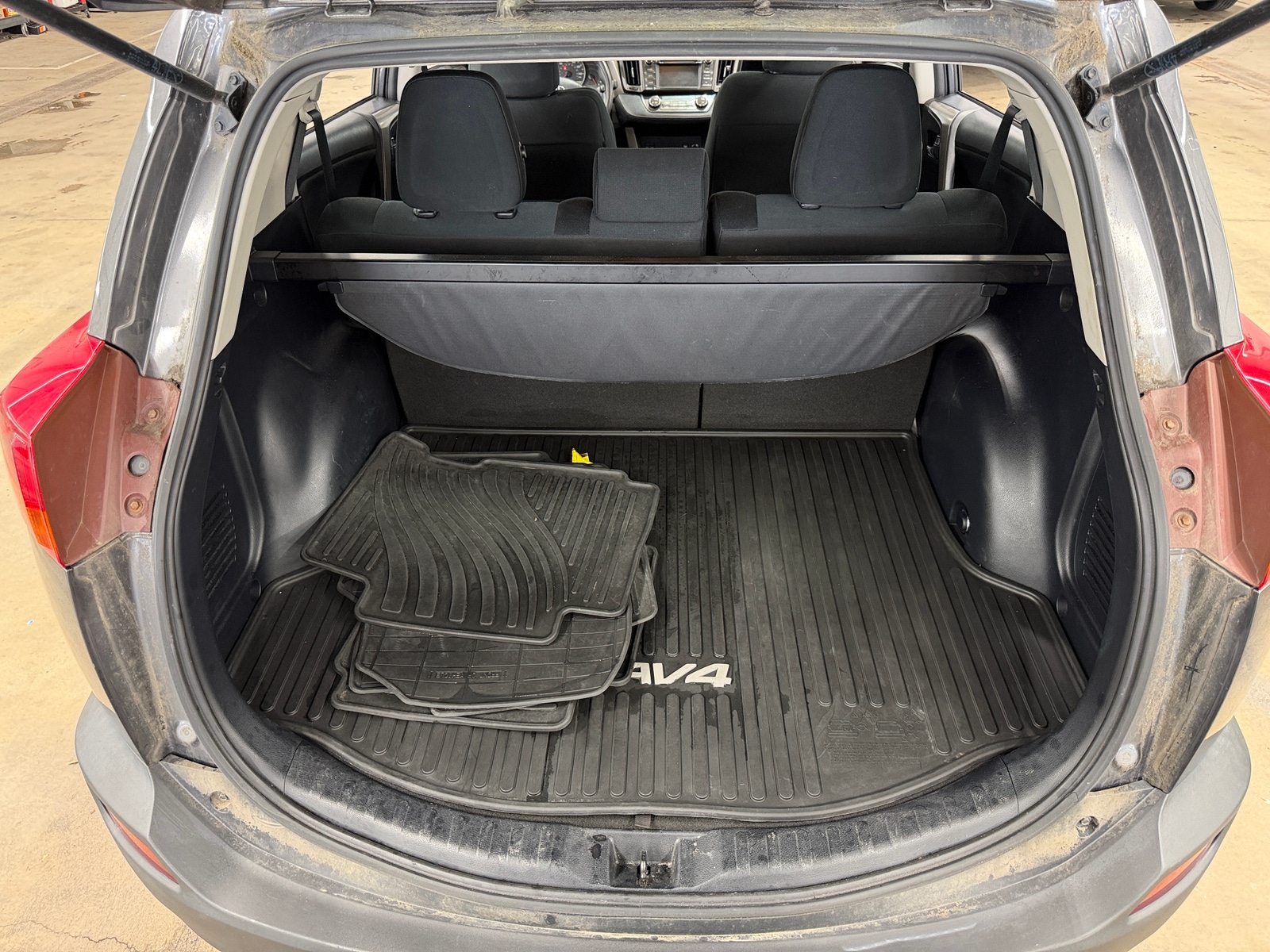 Thumbnail: 2015 Toyota RAV4 - 7