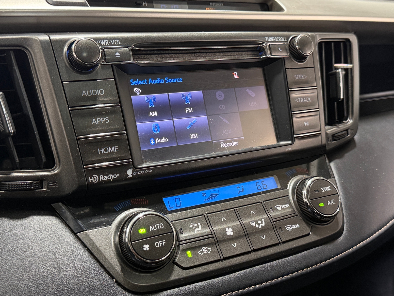 Thumbnail: 2015 Toyota RAV4 - 4