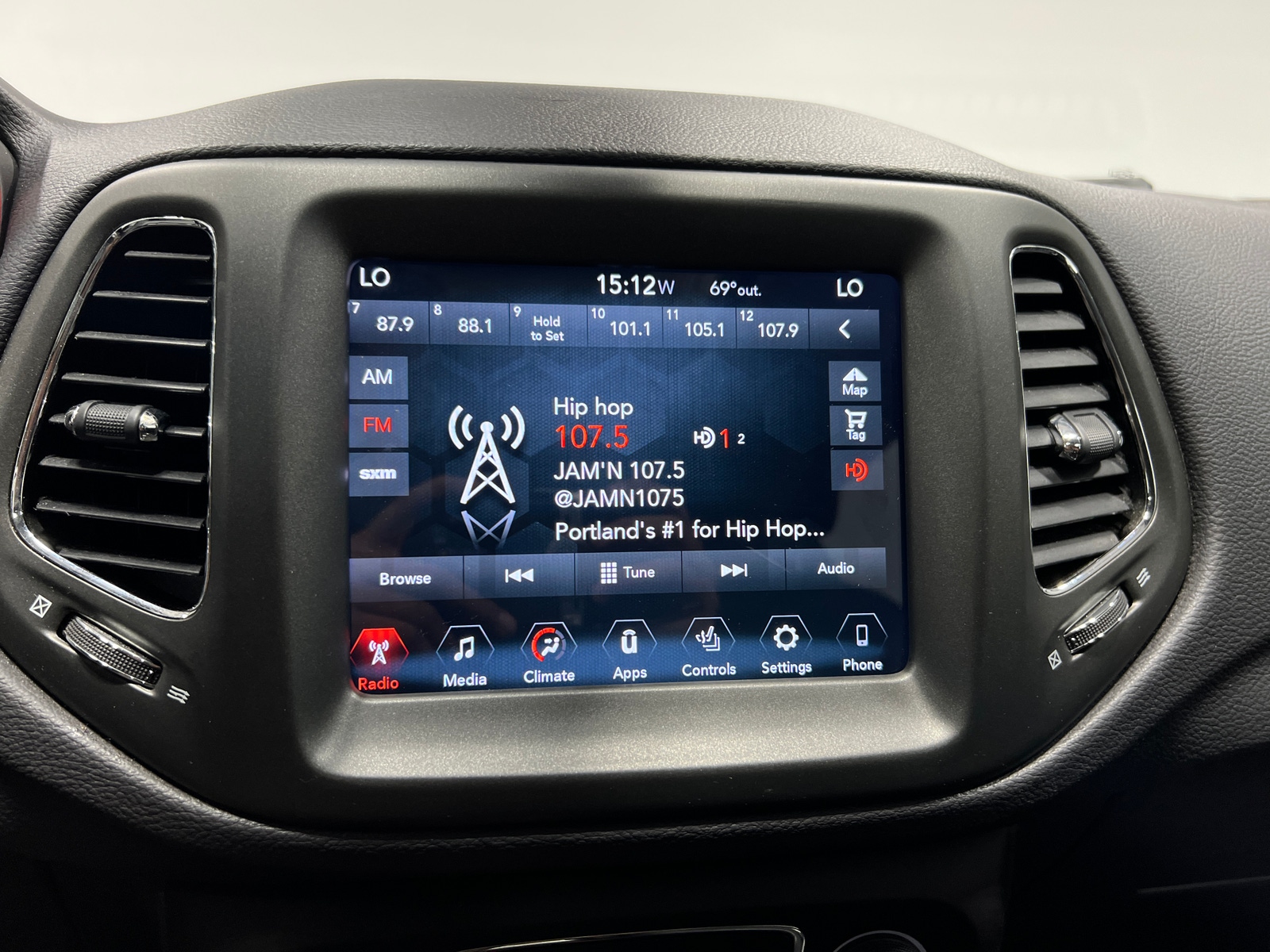 Thumbnail: 2018 Jeep Compass - 3