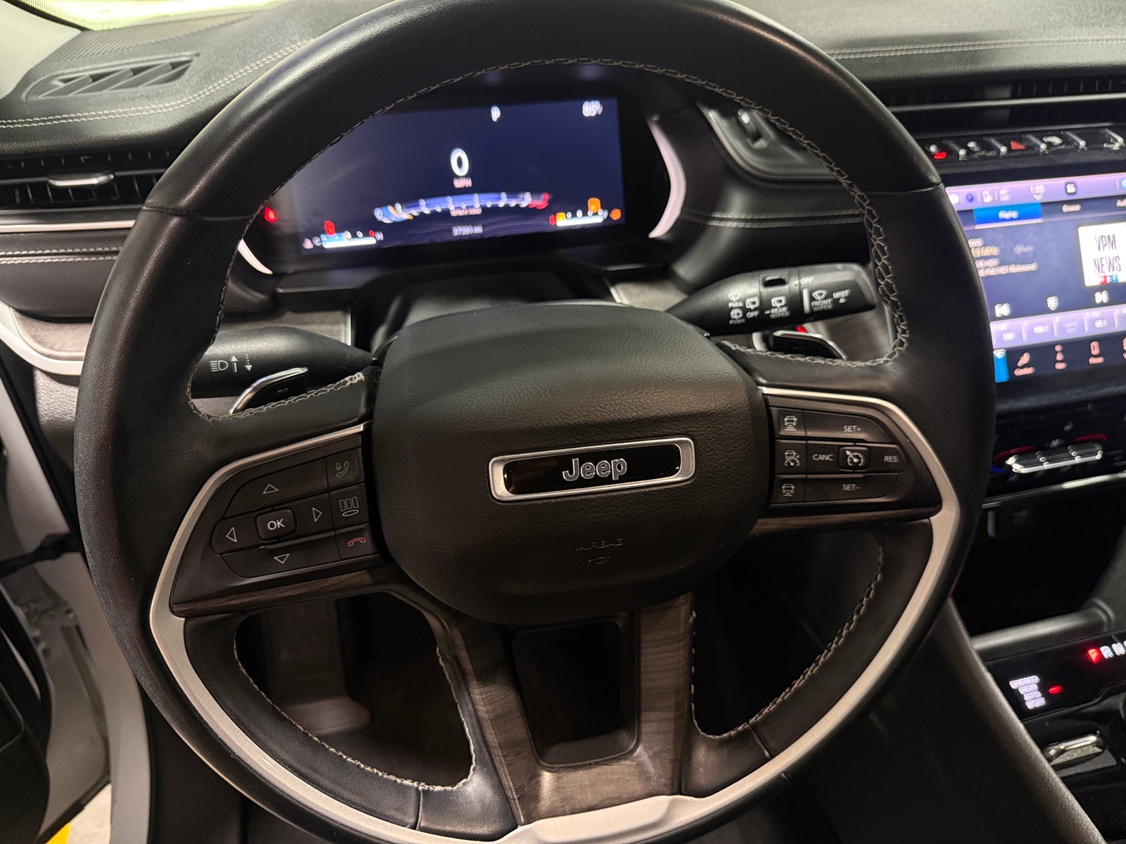 Thumbnail: 2022 Jeep Grand Cherokee L - 4