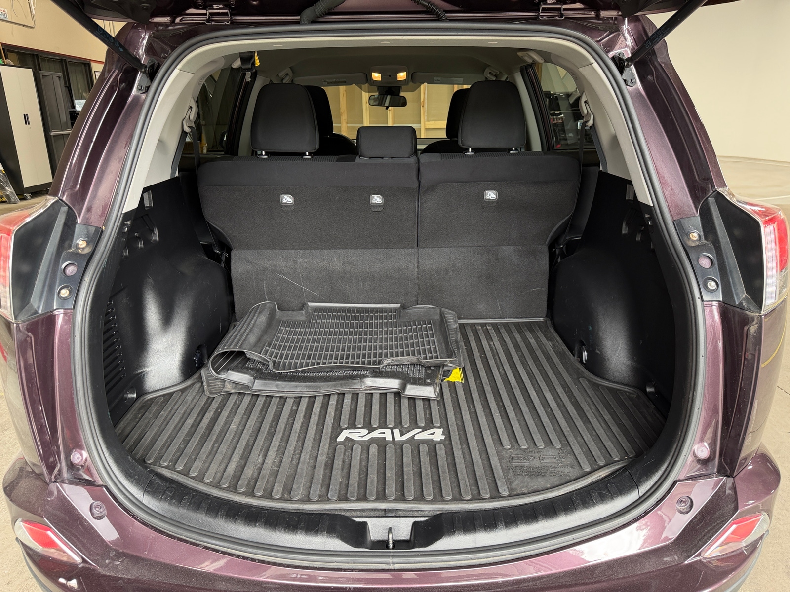 Thumbnail: 2017 Toyota RAV4 - 7
