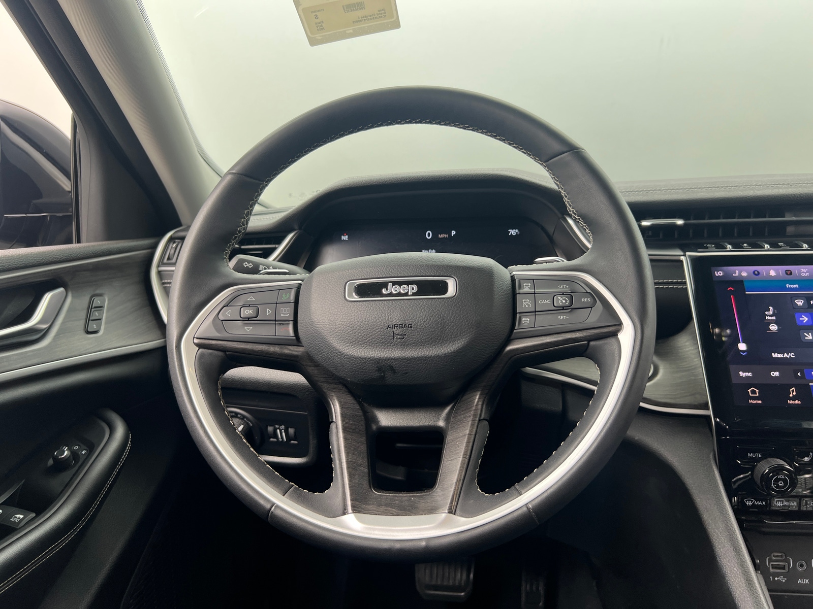 Thumbnail: 2023 Jeep Grand Cherokee L - 4