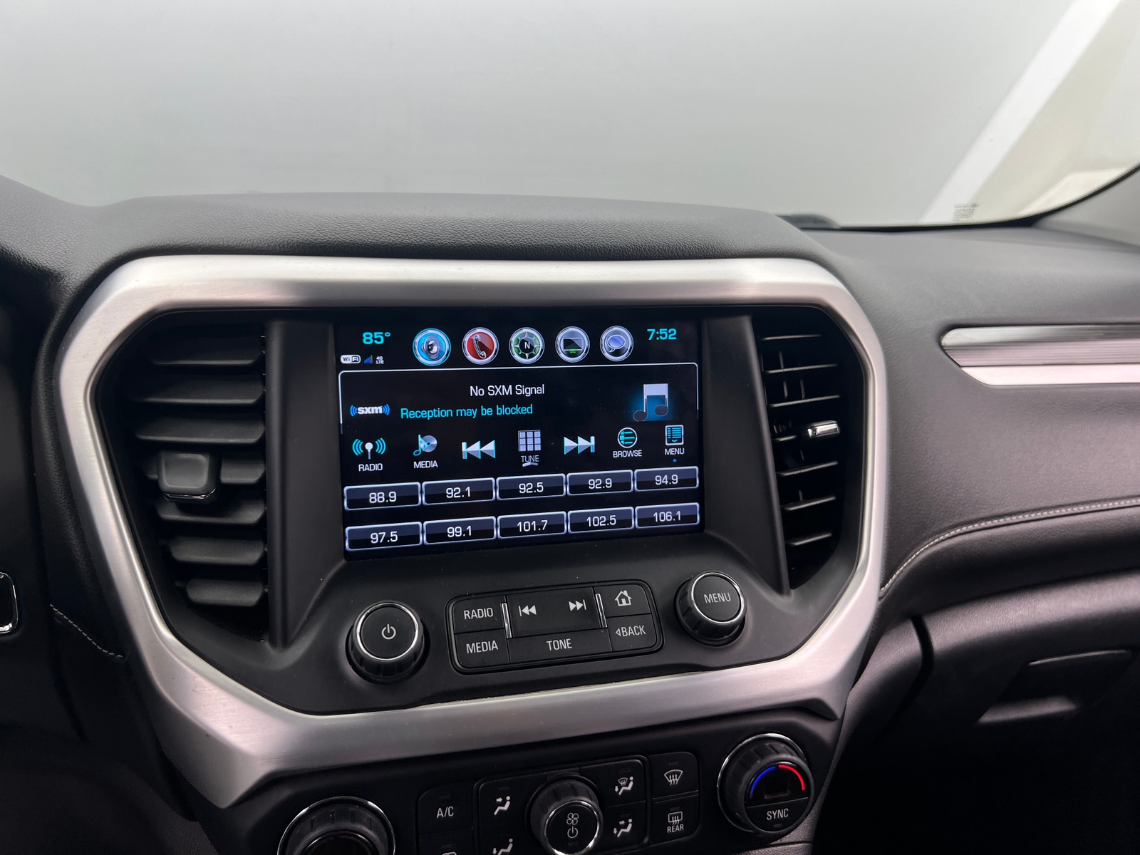 Thumbnail: 2019 GMC Acadia - 3
