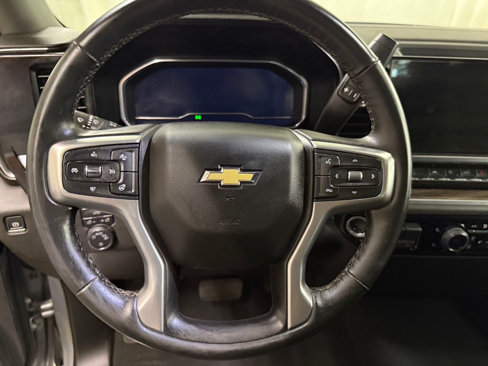 Thumbnail: 2025 Chevrolet Silverado 1500 - 5