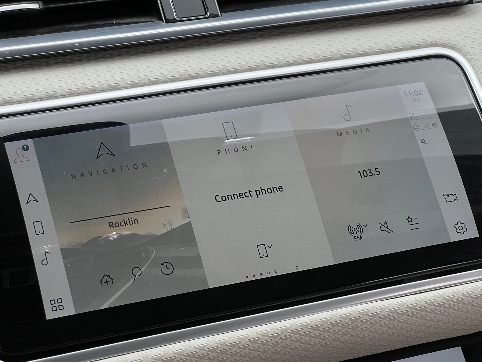 Thumbnail: 2023 Land Rover Range Rover Velar - 3