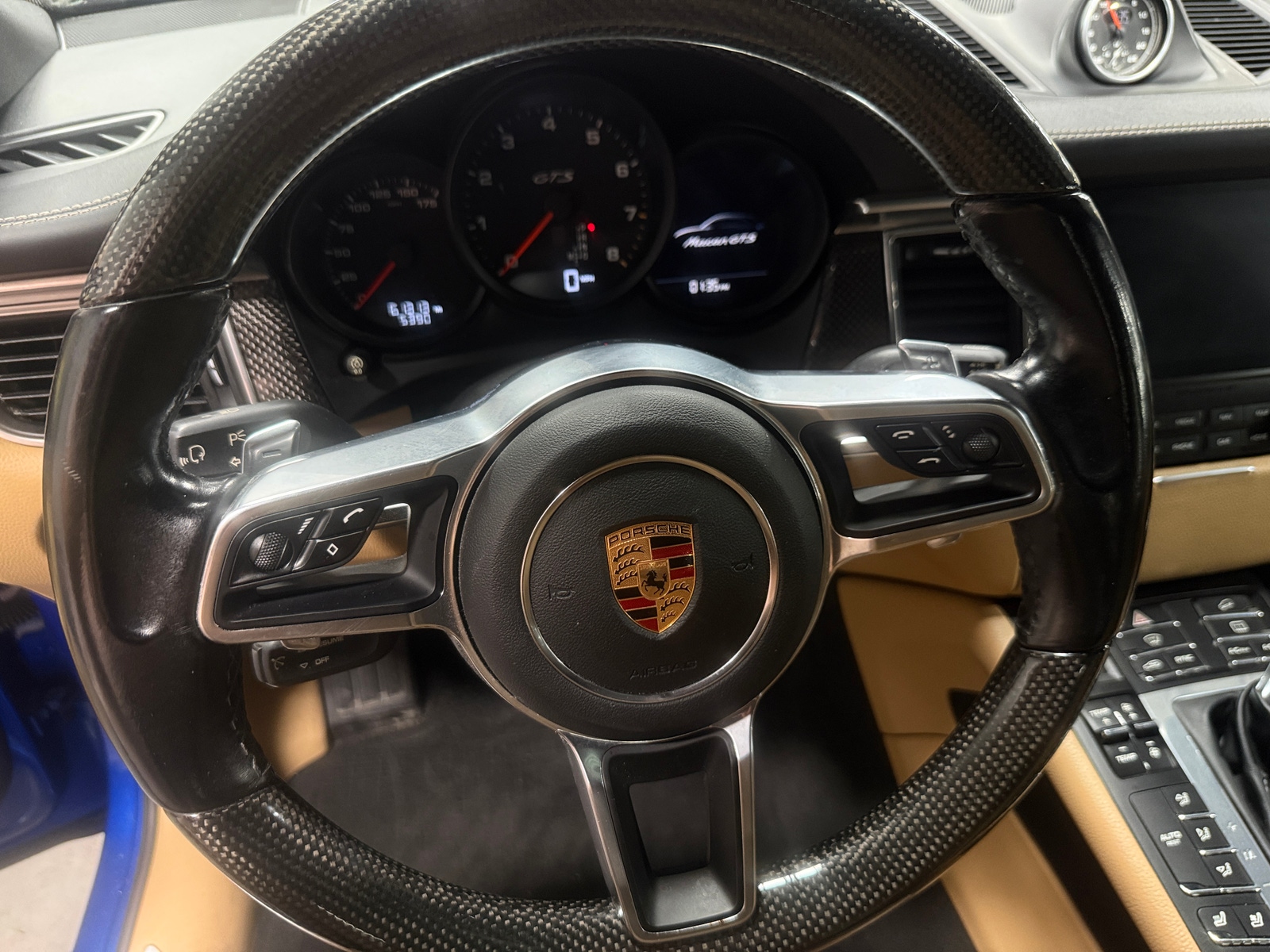 Thumbnail: 2017 Porsche Macan - 4