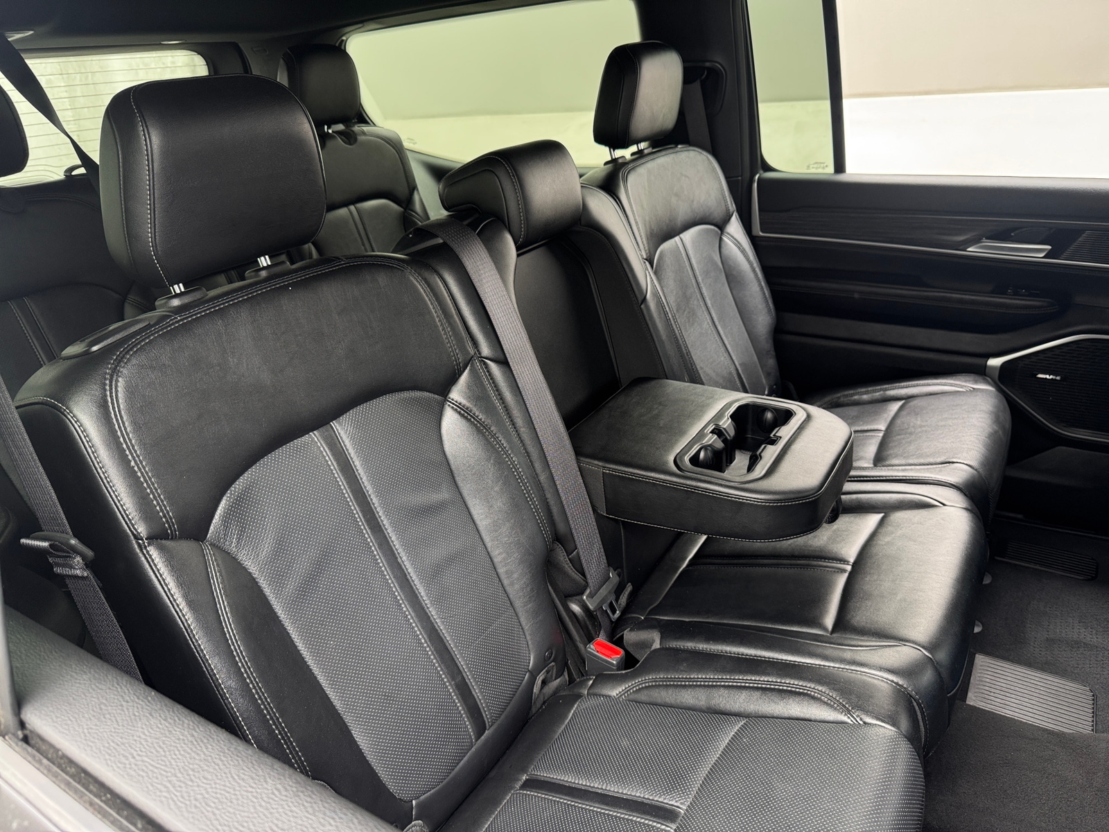 Thumbnail: 2024 Jeep Wagoneer - 5