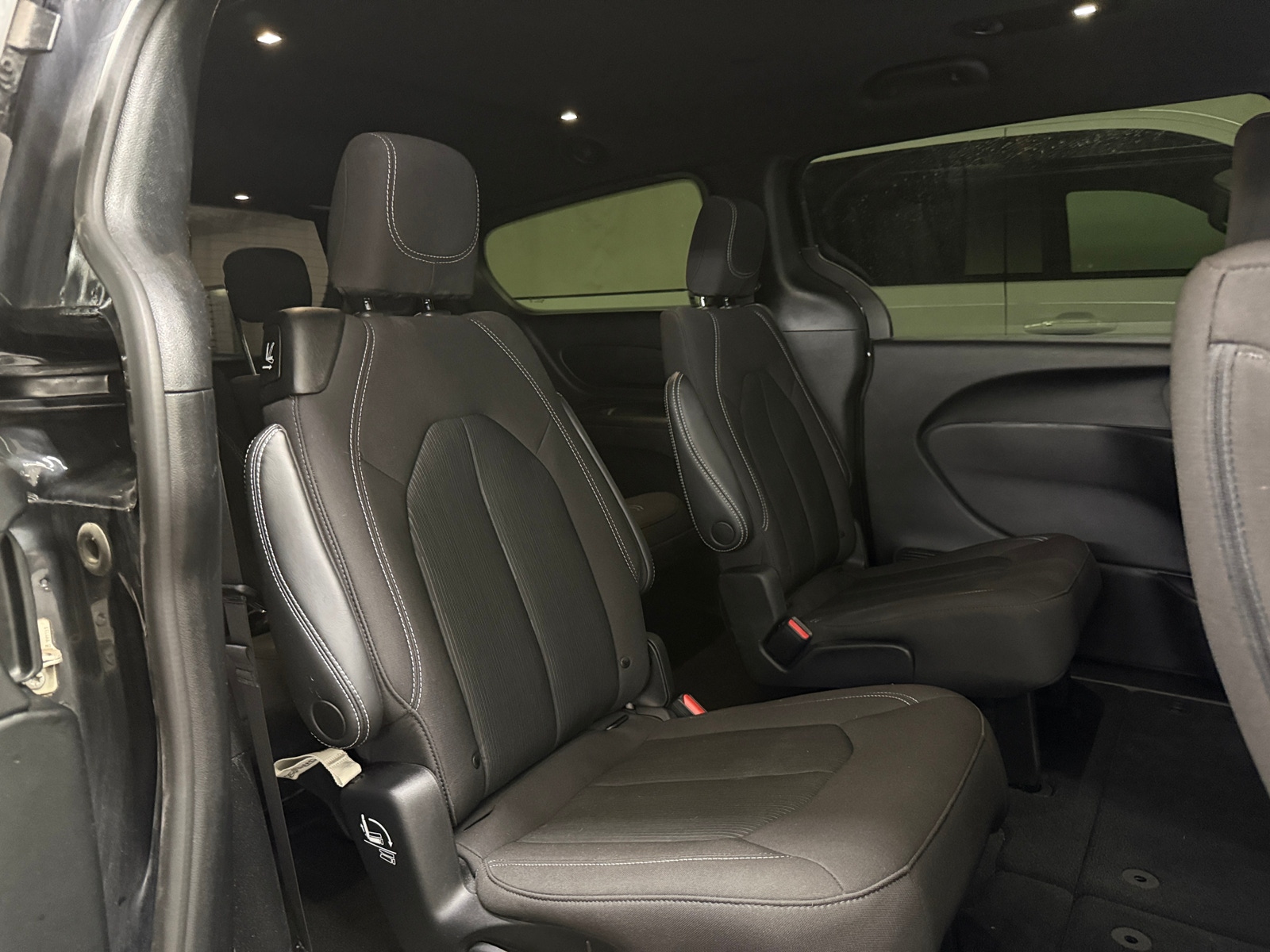 Thumbnail: 2023 Chrysler Pacifica - 6