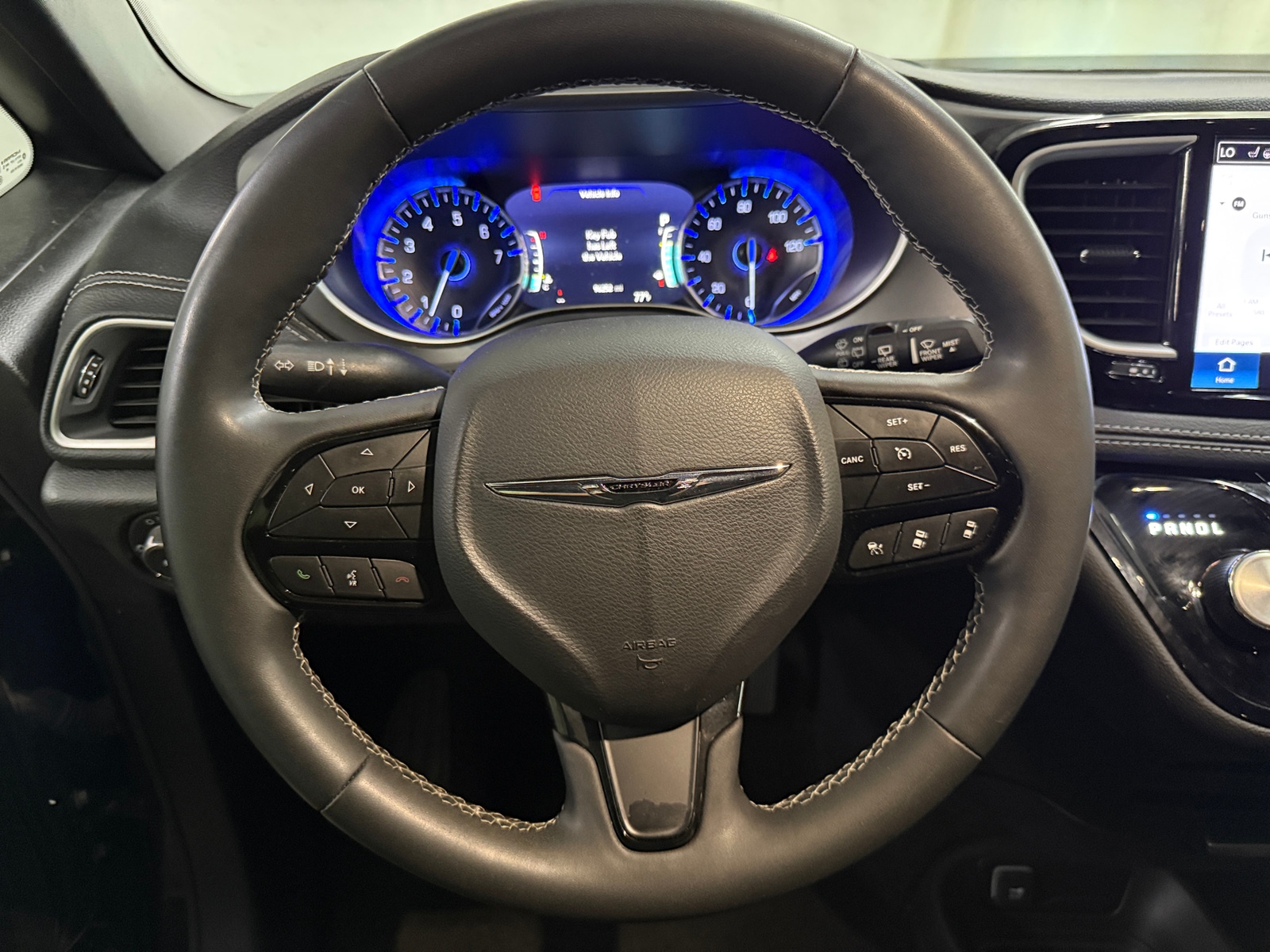 Thumbnail: 2023 Chrysler Pacifica - 5