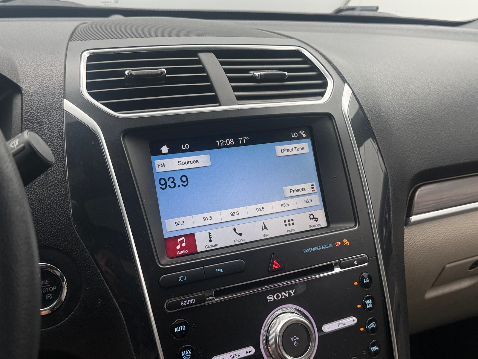 Thumbnail: 2018 Ford Explorer - 3