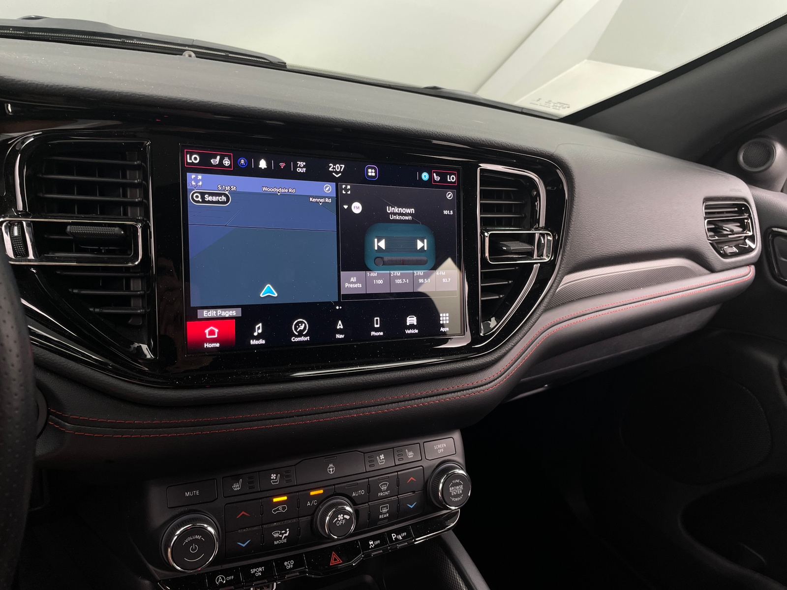 Thumbnail: 2023 Dodge Durango - 3