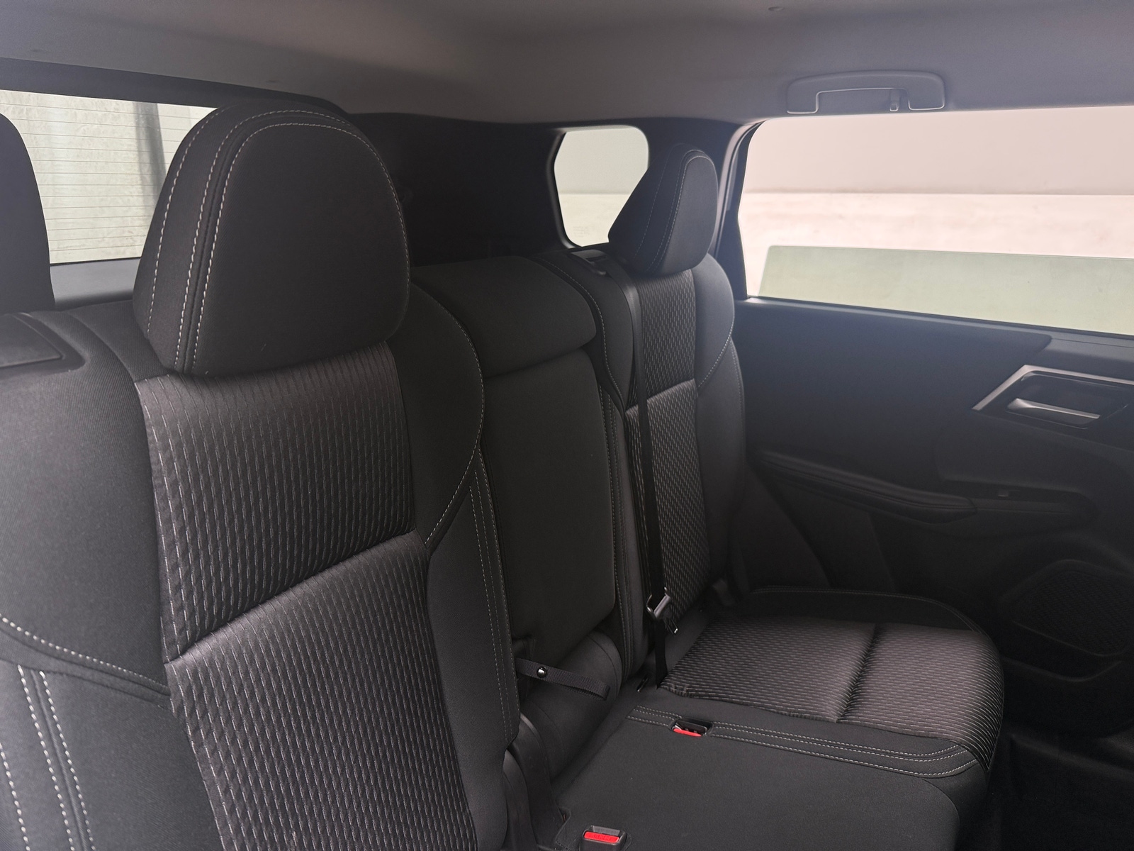 Thumbnail: 2024 Mitsubishi Outlander - 6