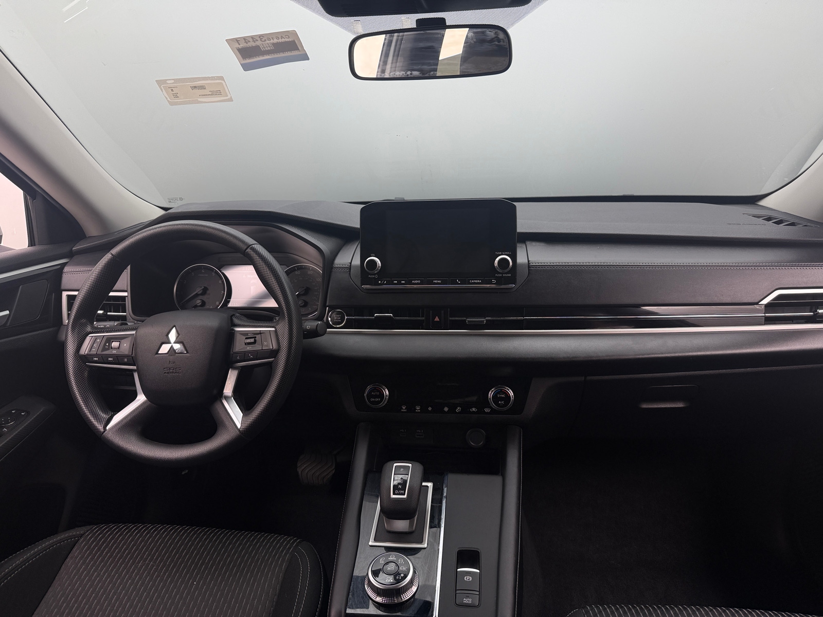 Thumbnail: 2024 Mitsubishi Outlander - 3