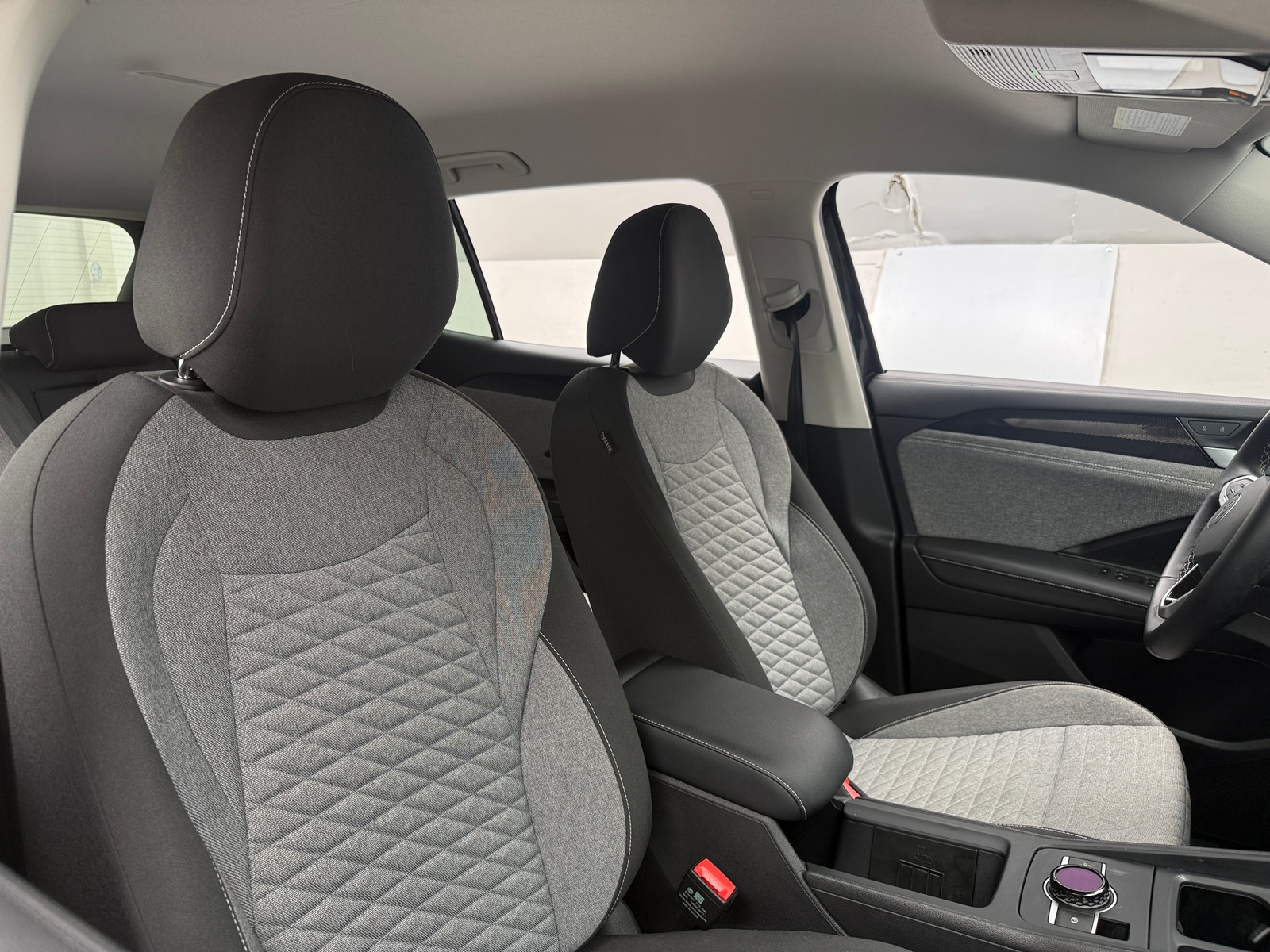 Thumbnail: 2025 Volkswagen Tiguan - 2
