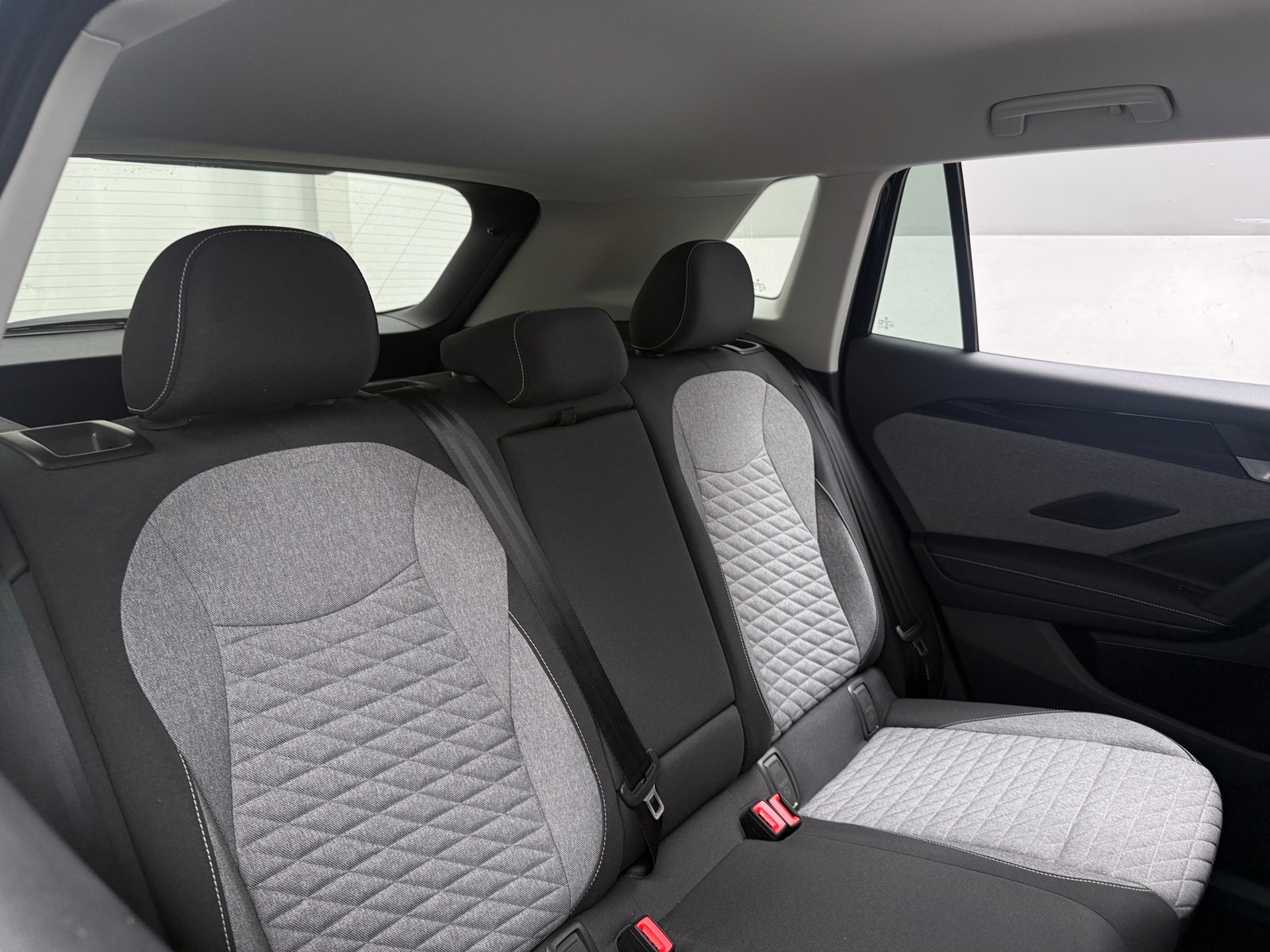Thumbnail: 2025 Volkswagen Tiguan - 6