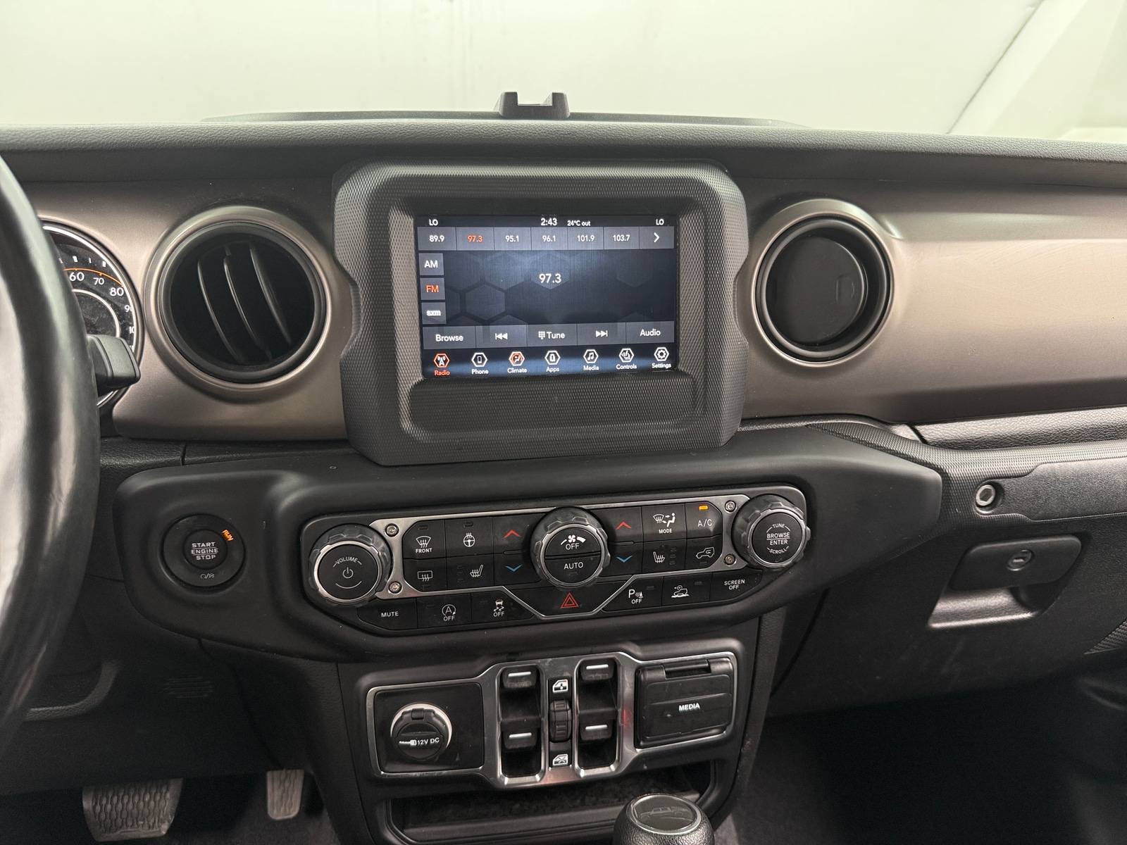 Thumbnail: 2020 Jeep Gladiator - 4