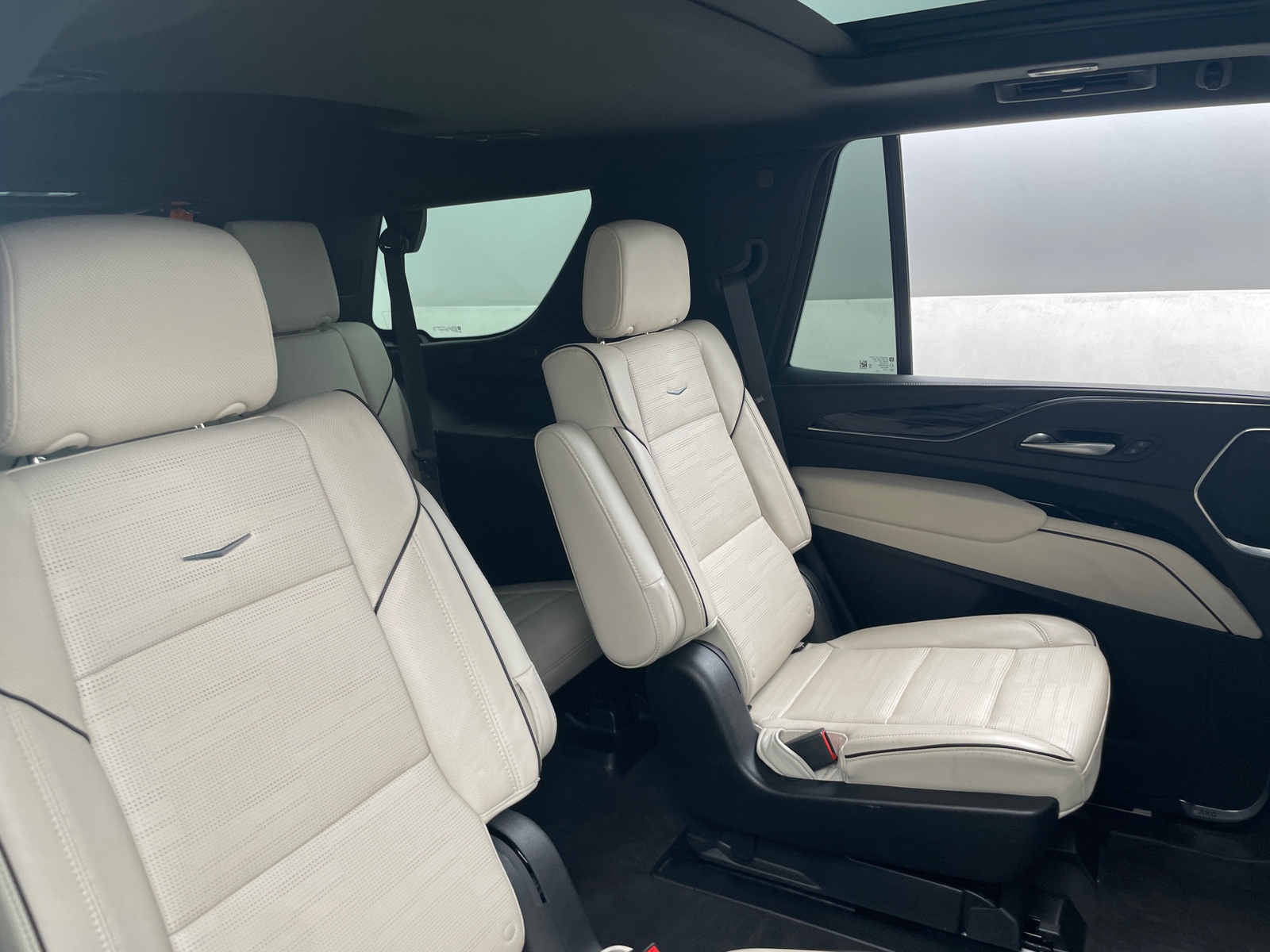 Thumbnail: 2023 Cadillac Escalade - 5