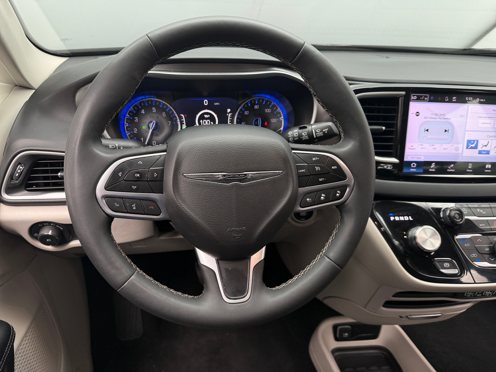 Thumbnail: 2024 Chrysler Pacifica - 4