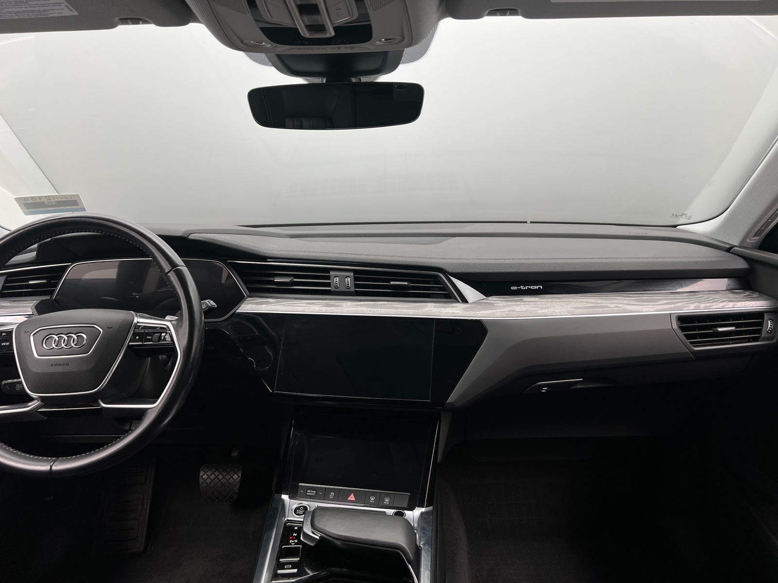 Thumbnail: 2021 Audi e-tron - 2