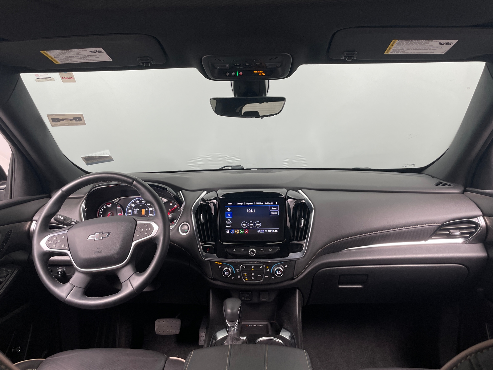 Thumbnail: 2023 Chevrolet Traverse - 2