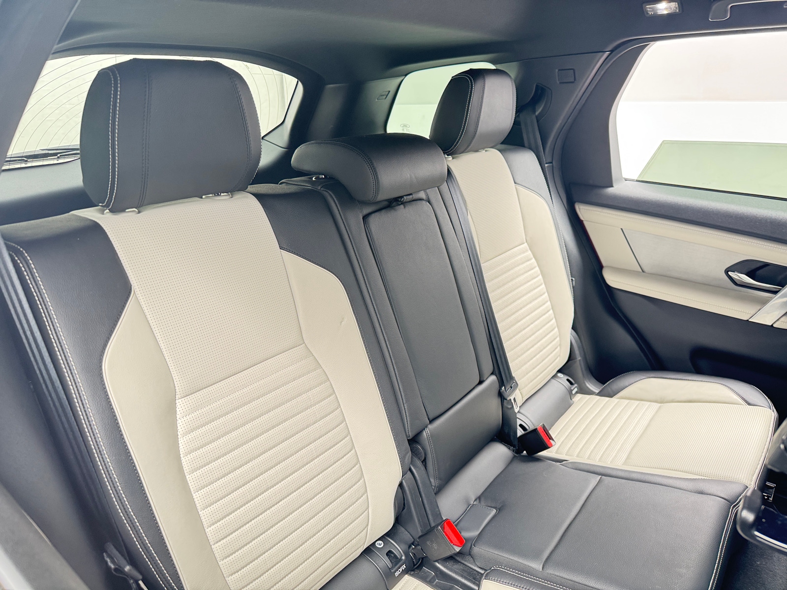 Thumbnail: 2021 Land Rover Discovery Sport - 5