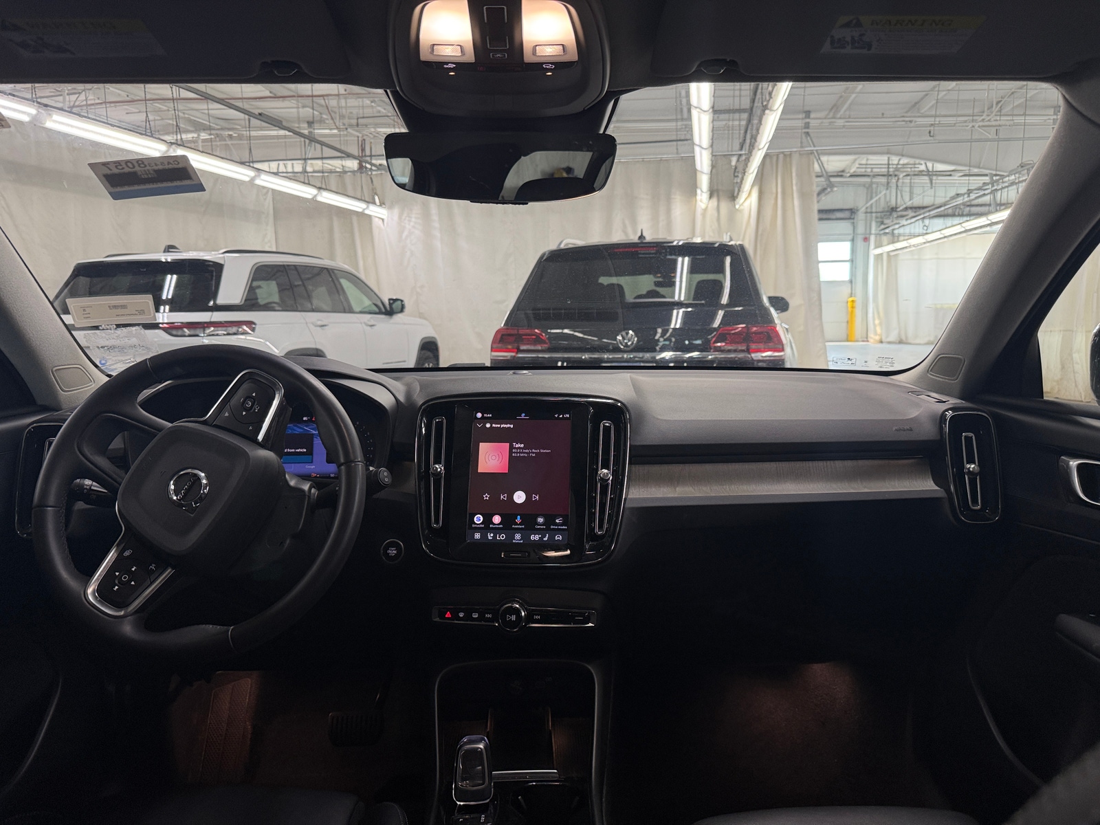 Thumbnail: 2023 Volvo XC40 - 2