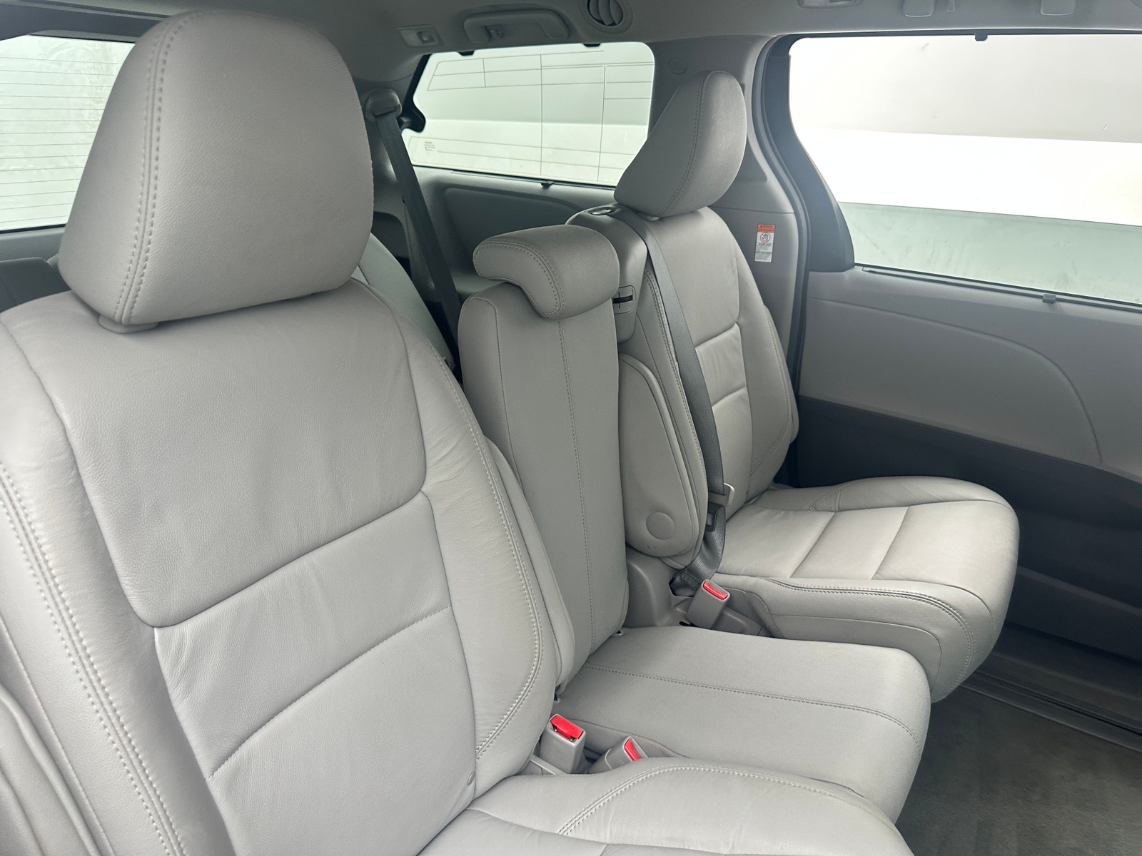 Thumbnail: 2017 Toyota Sienna - 5