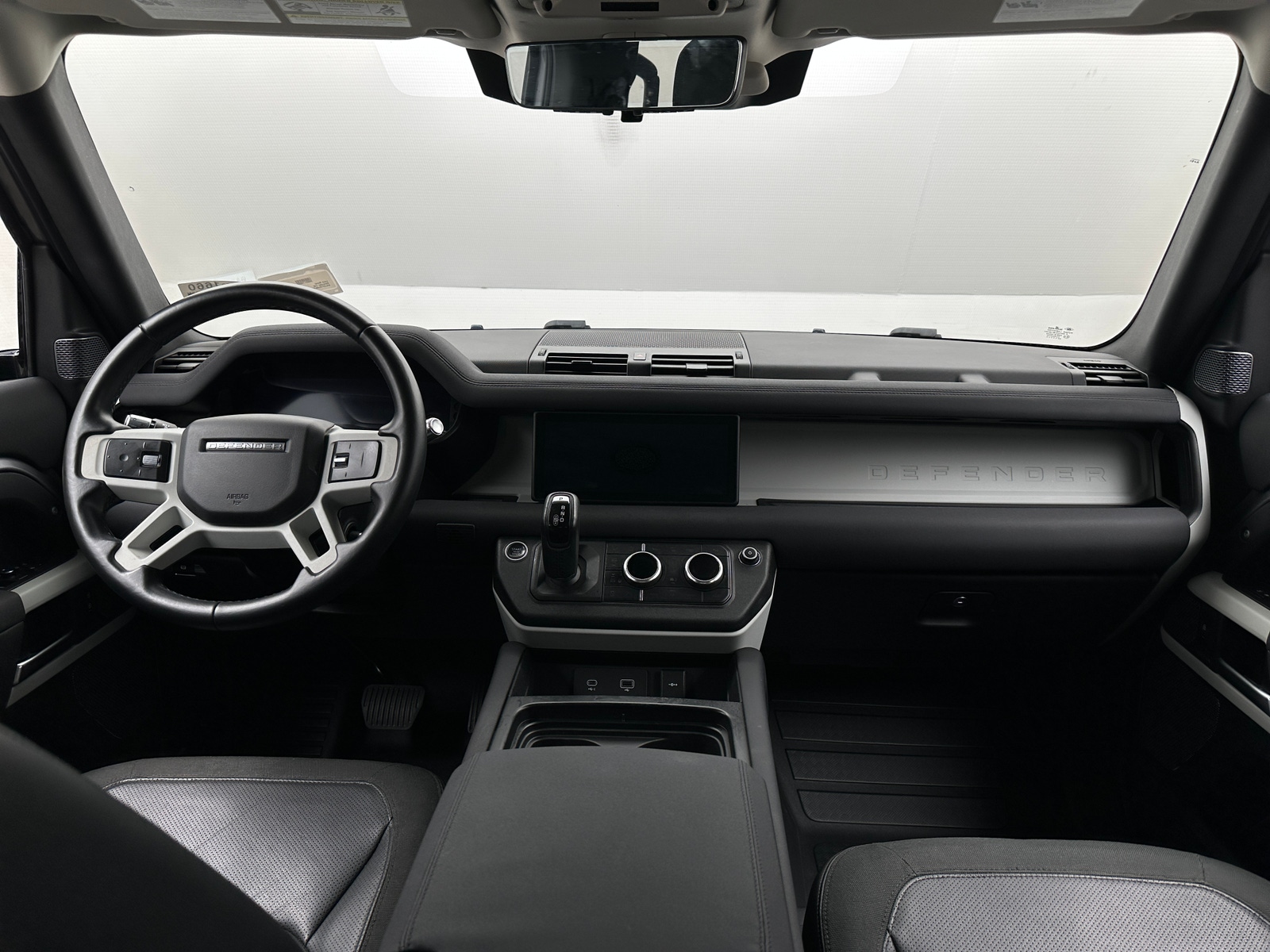 Thumbnail: 2020 Land Rover Defender - 3