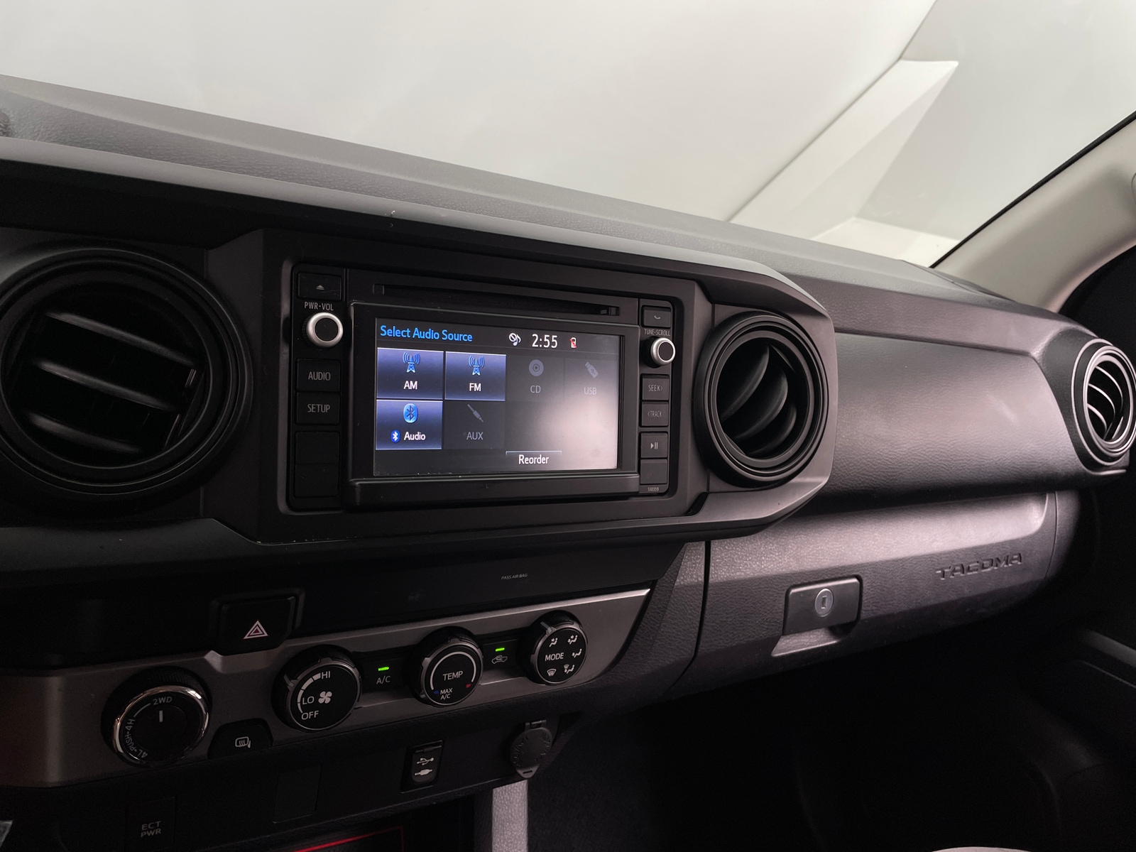 Thumbnail: 2019 Toyota Tacoma - 4