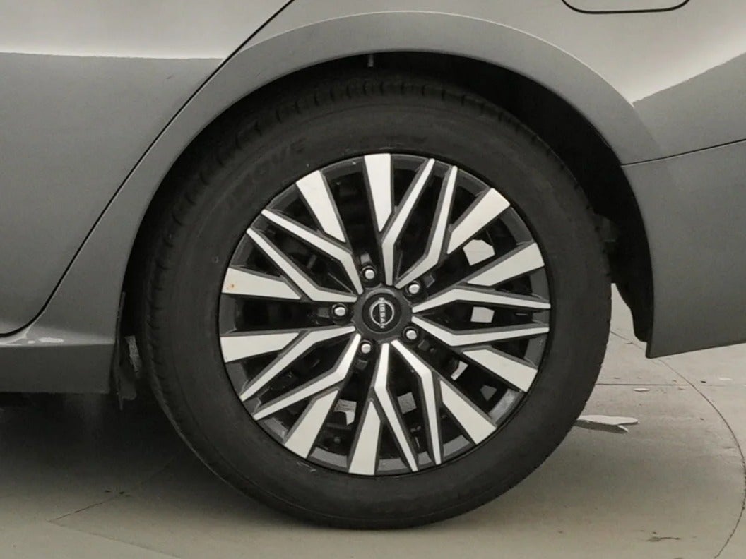 2024 Nissan Altima SV - Photo 15
