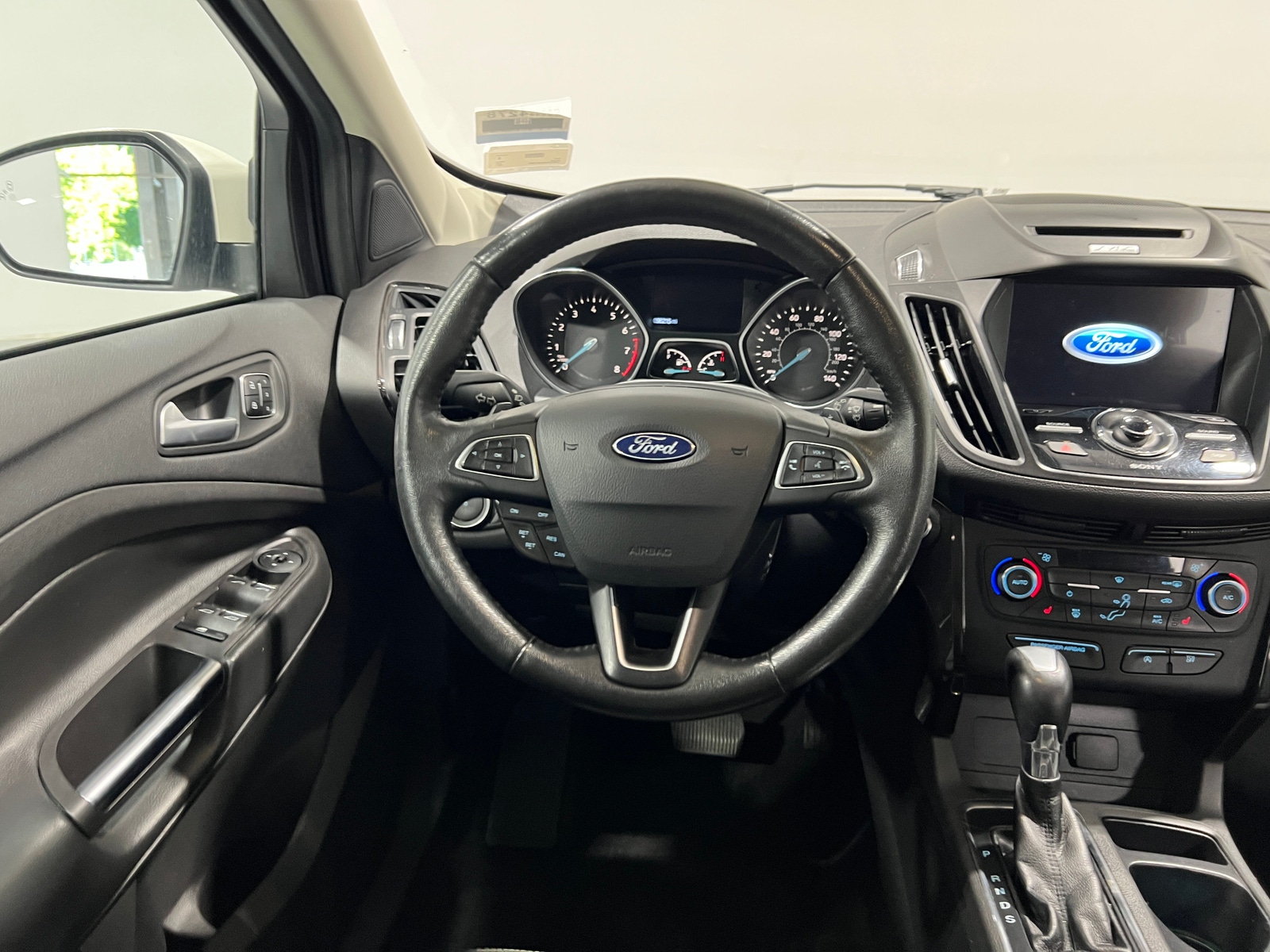 Thumbnail: 2017 Ford Escape - 4
