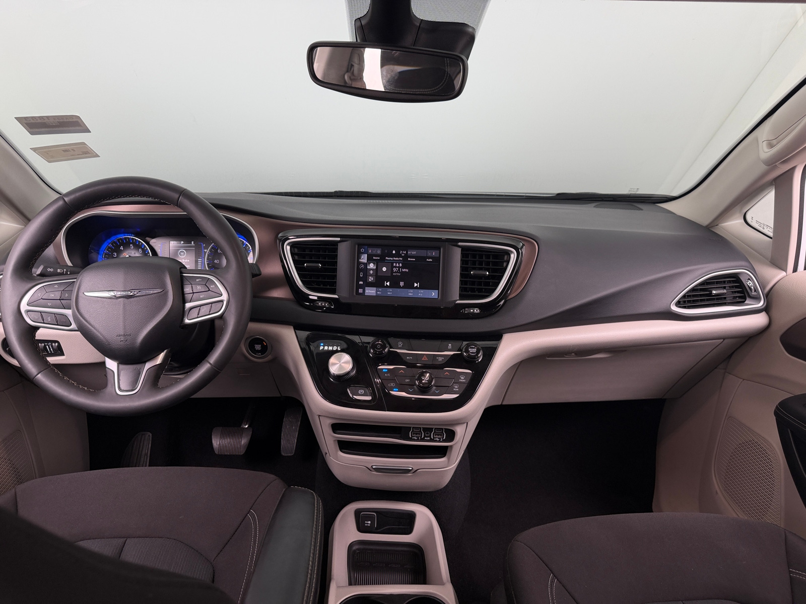 Thumbnail: 2024 Chrysler Voyager - 3