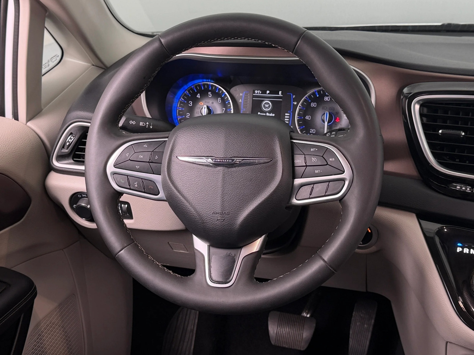 Thumbnail: 2024 Chrysler Voyager - 5