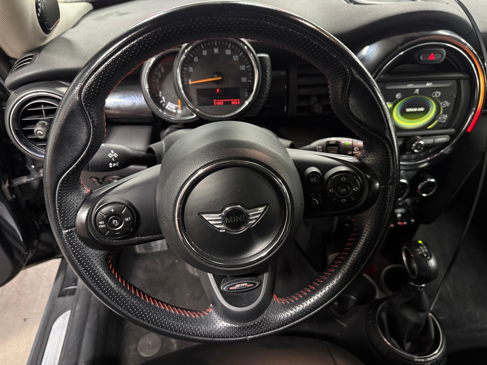 Thumbnail: 2016 MINI Cooper Hardtop - 4