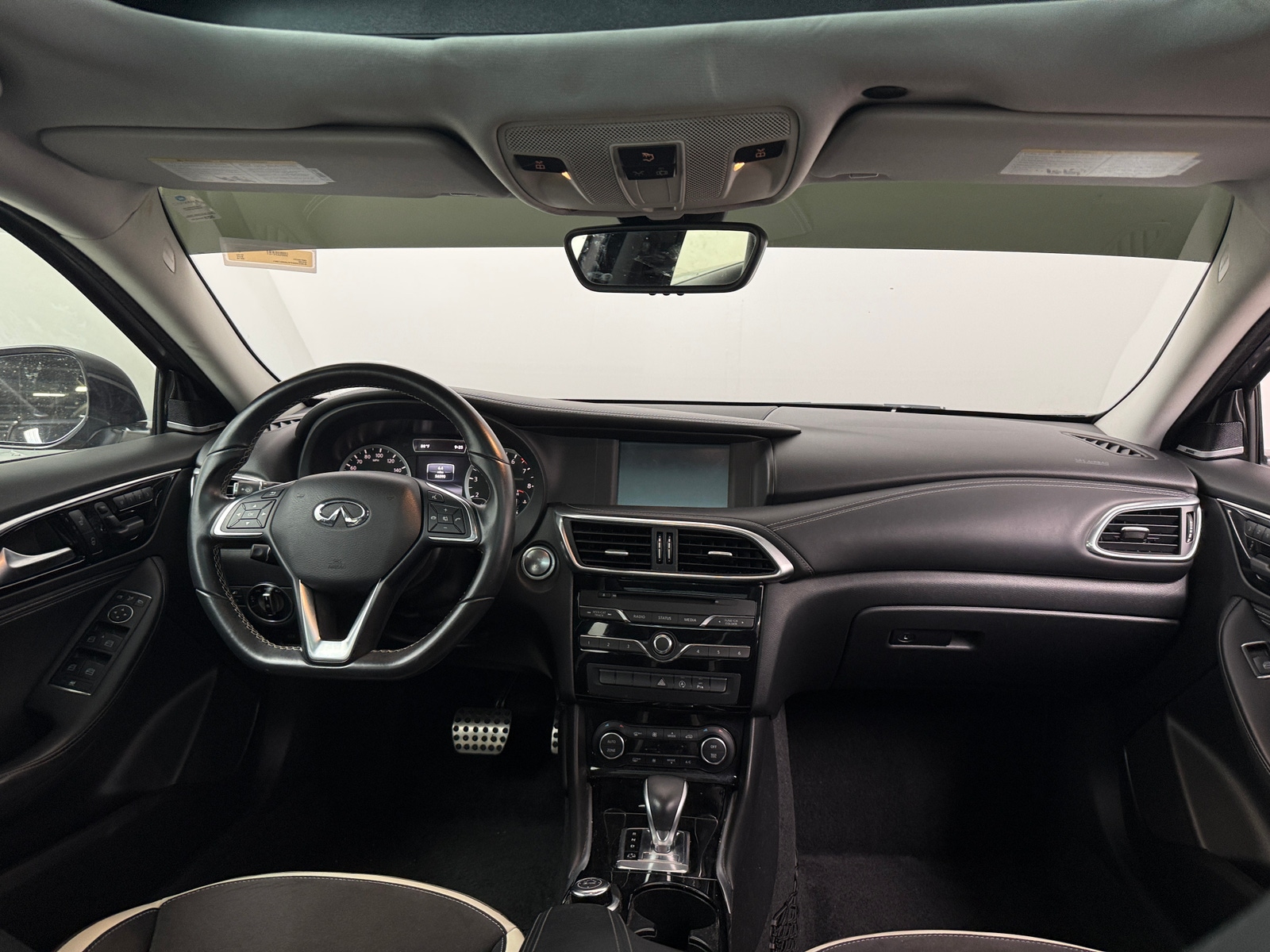Thumbnail: 2018 INFINITI QX30 - 2