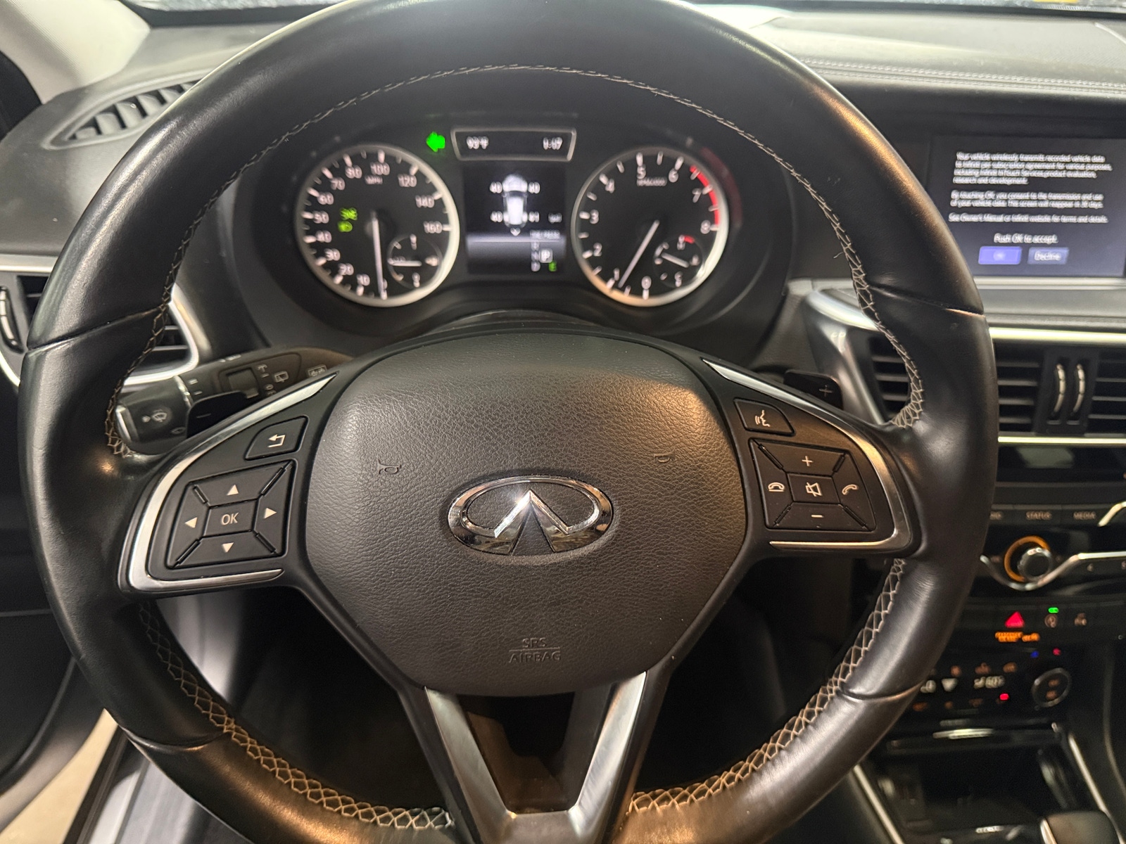 Thumbnail: 2018 INFINITI QX30 - 4