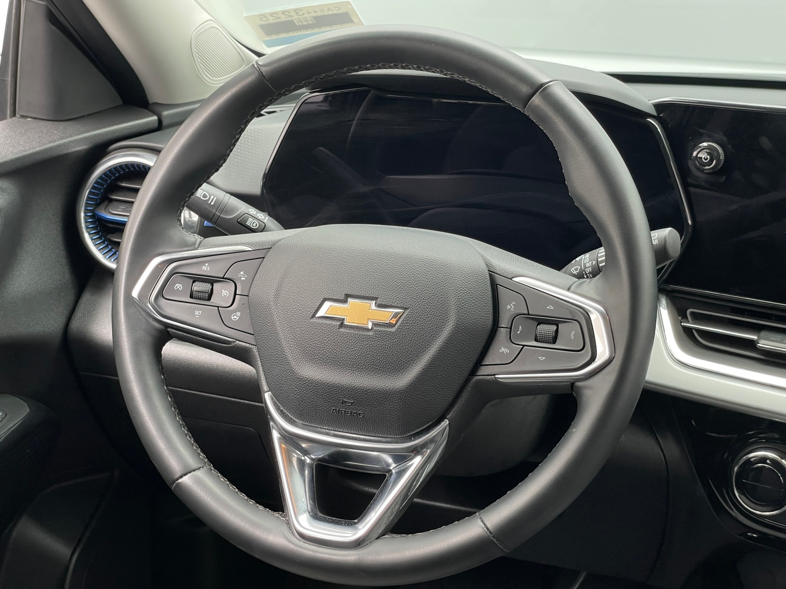 Thumbnail: 2025 Chevrolet Trax - 4