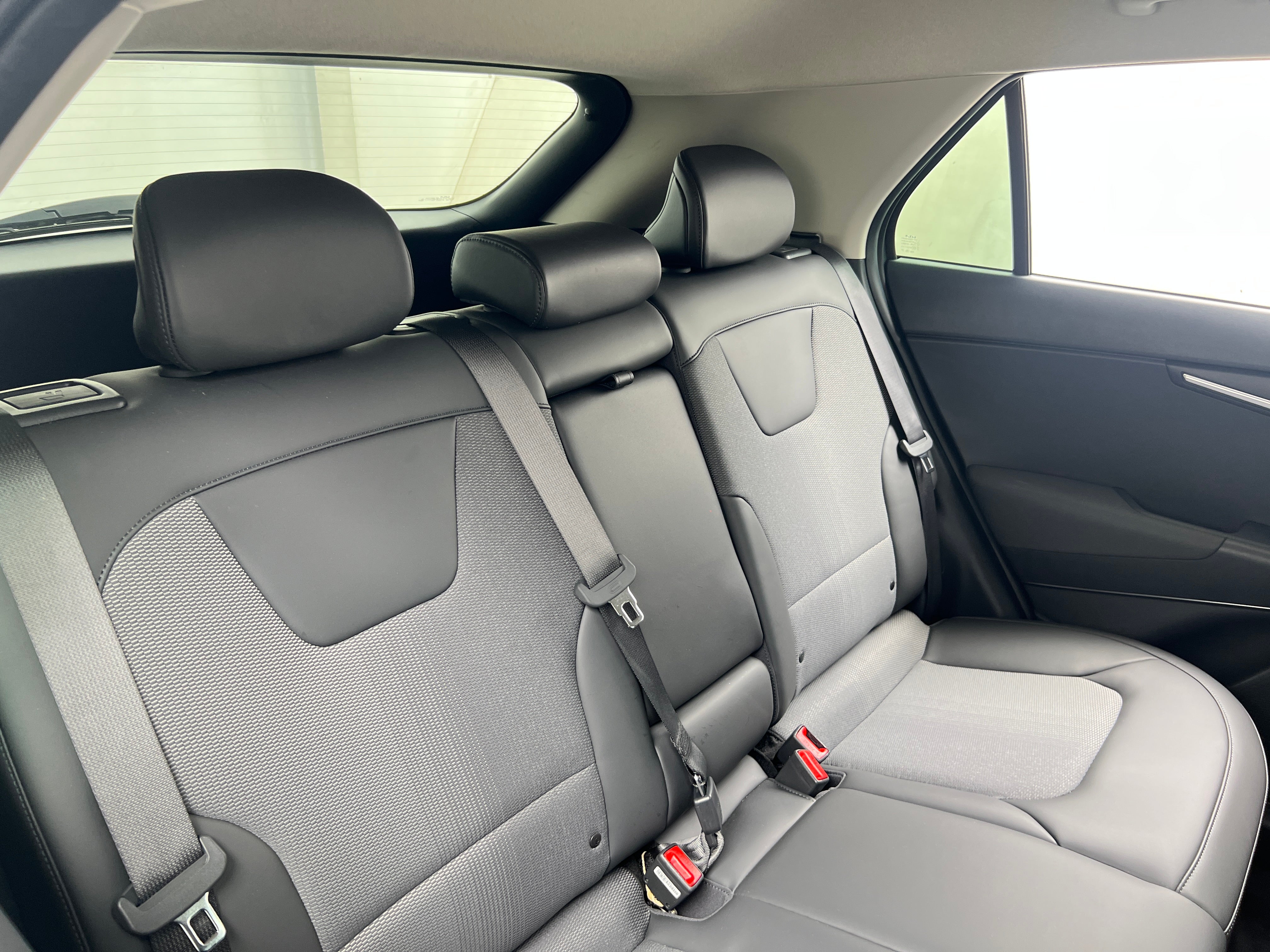 Used 2024 Kia Niro Wind with VIN KNDCR3L10R5129106 for sale in Oak Creek, WI