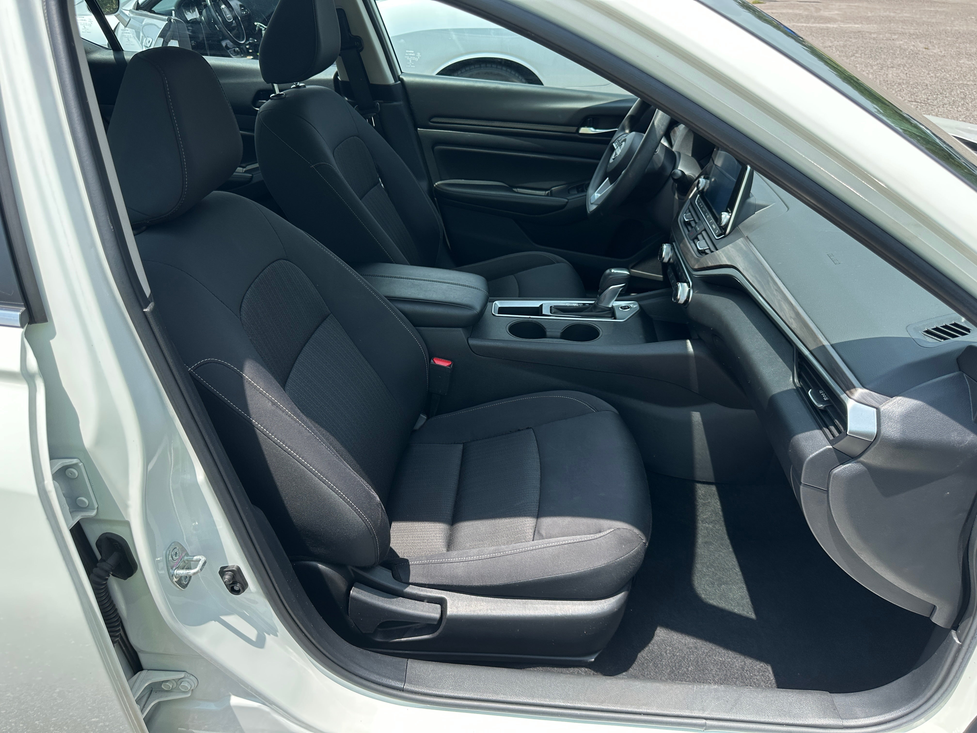 2025 Nissan Altima SV - Photo 4