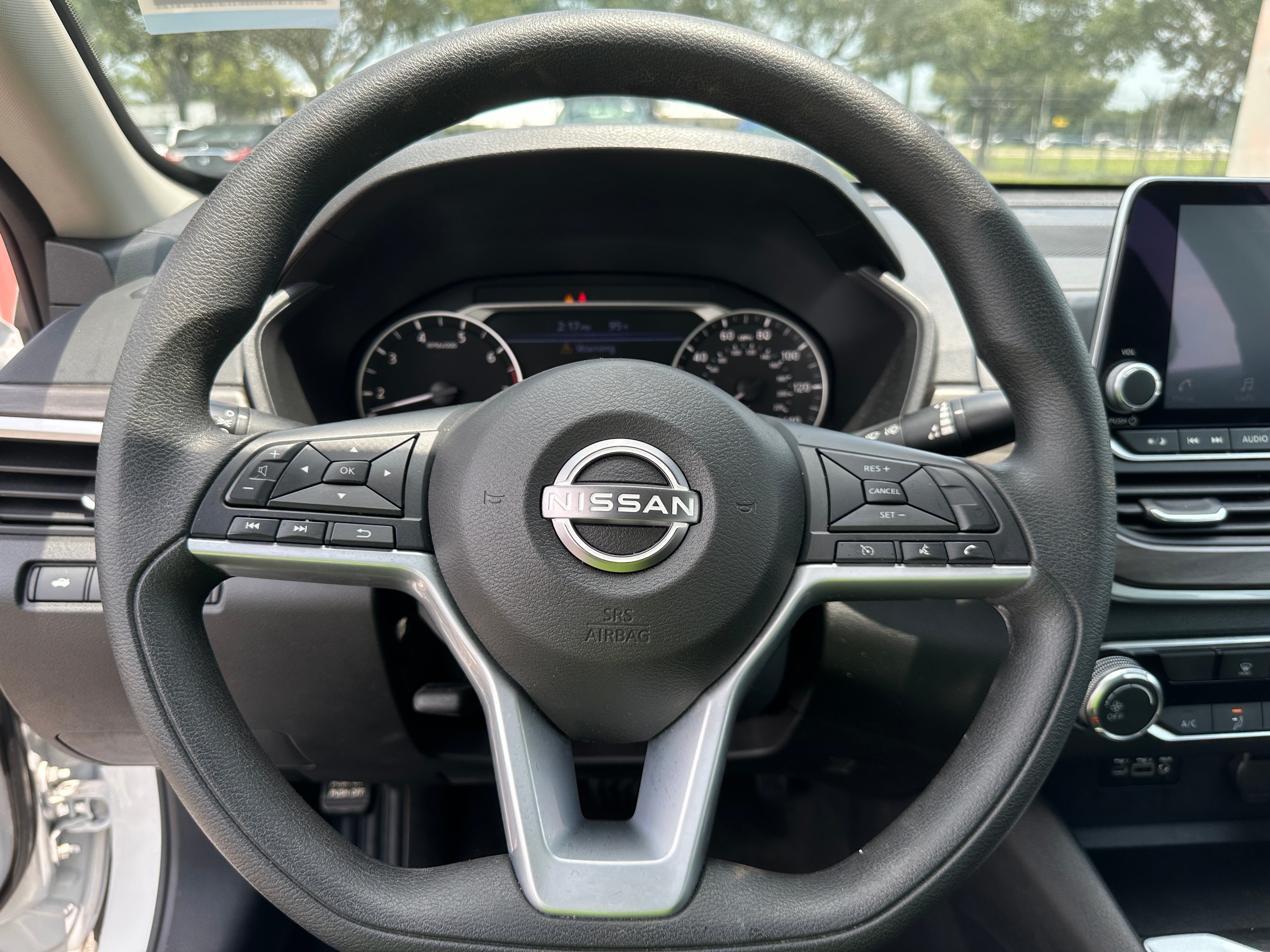 2025 Nissan Altima SV - Photo 8