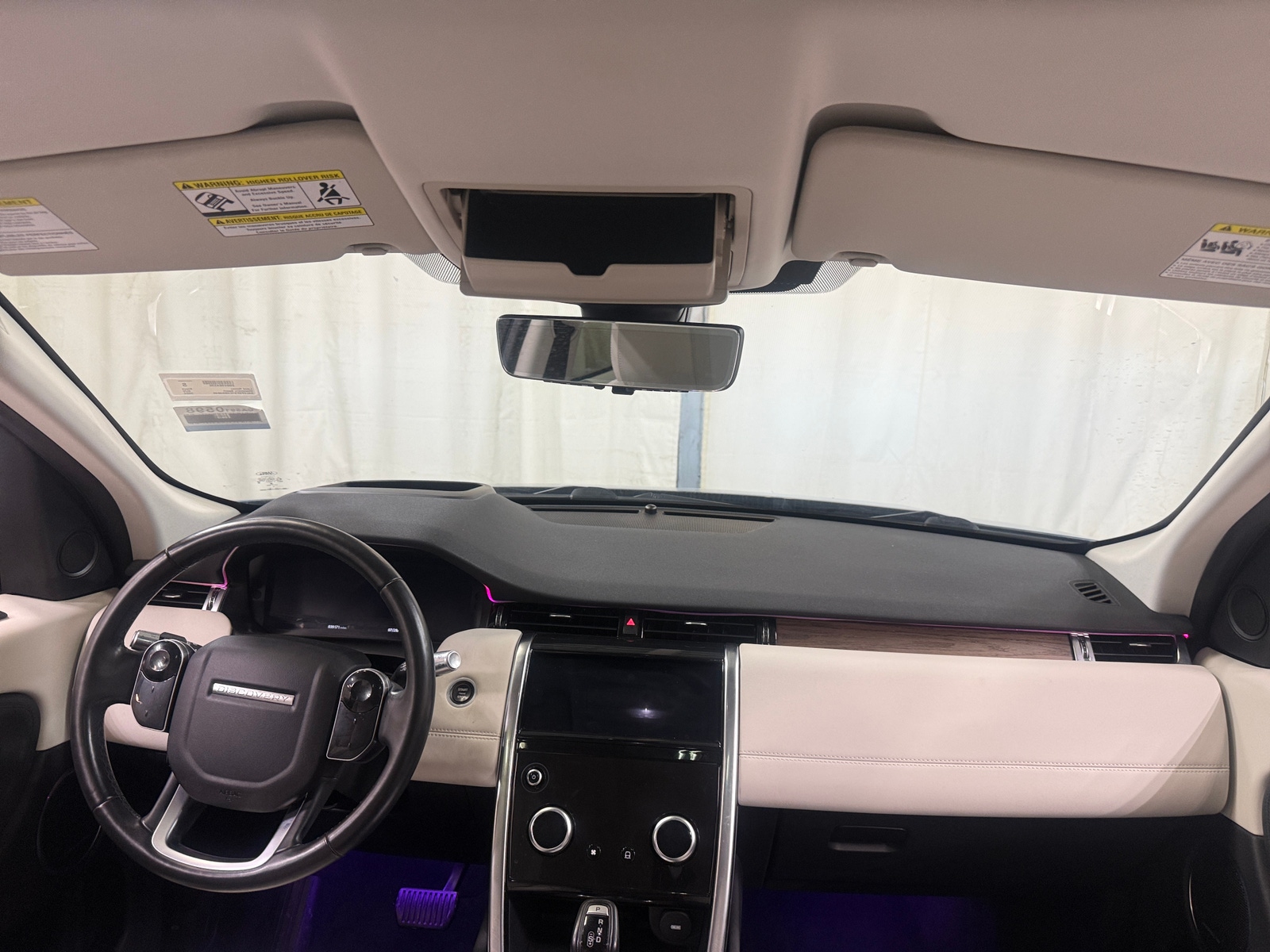 Thumbnail: 2020 Land Rover Discovery Sport - 3