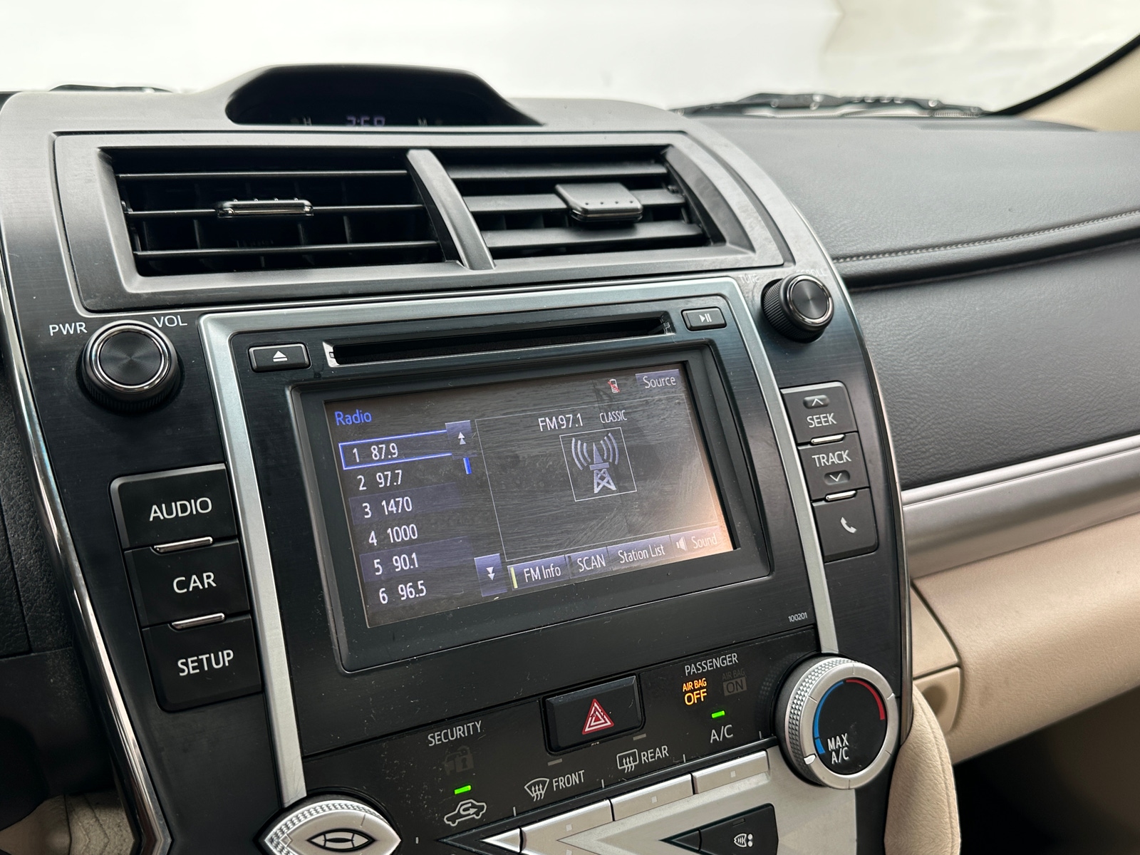 Thumbnail: 2014 Toyota Camry - 4