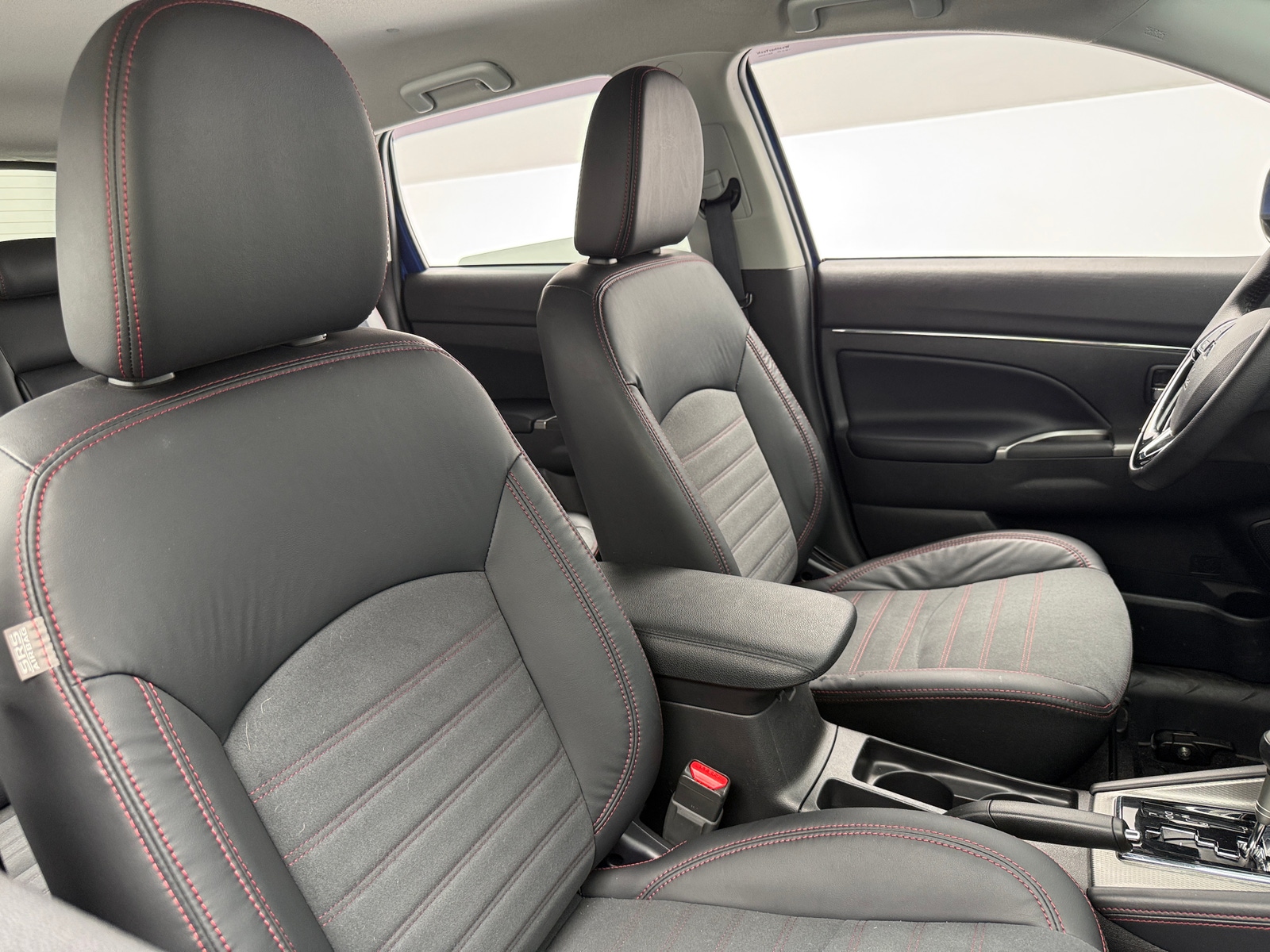 Thumbnail: 2023 Mitsubishi Outlander Sport - 2