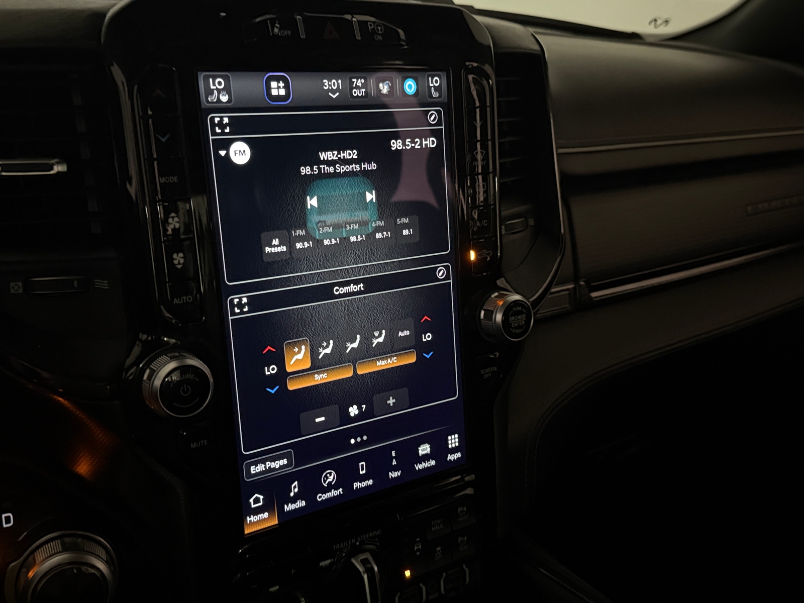 Thumbnail: 2022 RAM 1500 - 3