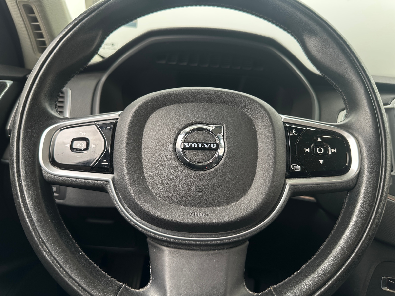 Thumbnail: 2020 Volvo XC90 - 4