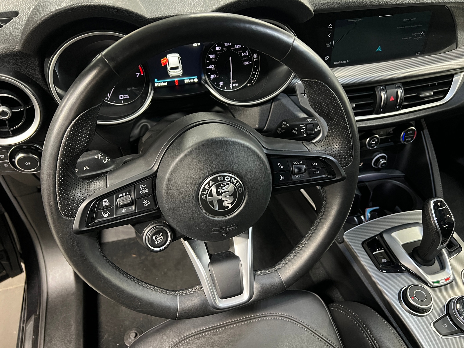 Thumbnail: 2023 Alfa Romeo Stelvio - 4