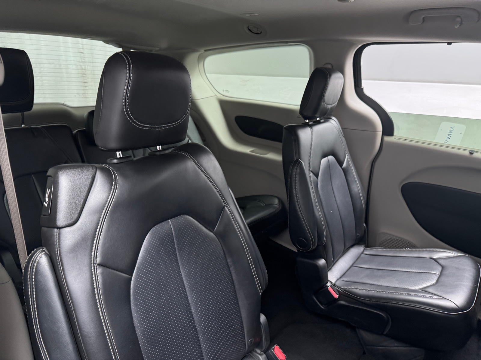 Thumbnail: 2023 Chrysler Pacifica - 5
