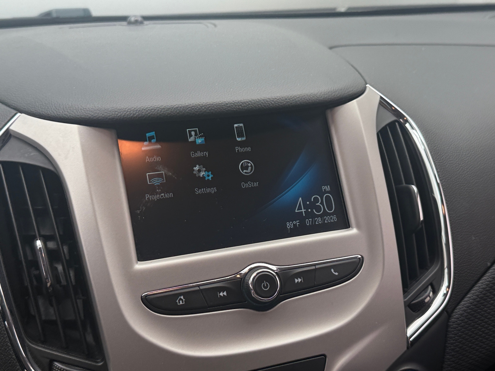 Thumbnail: 2018 Chevrolet Cruze - 4