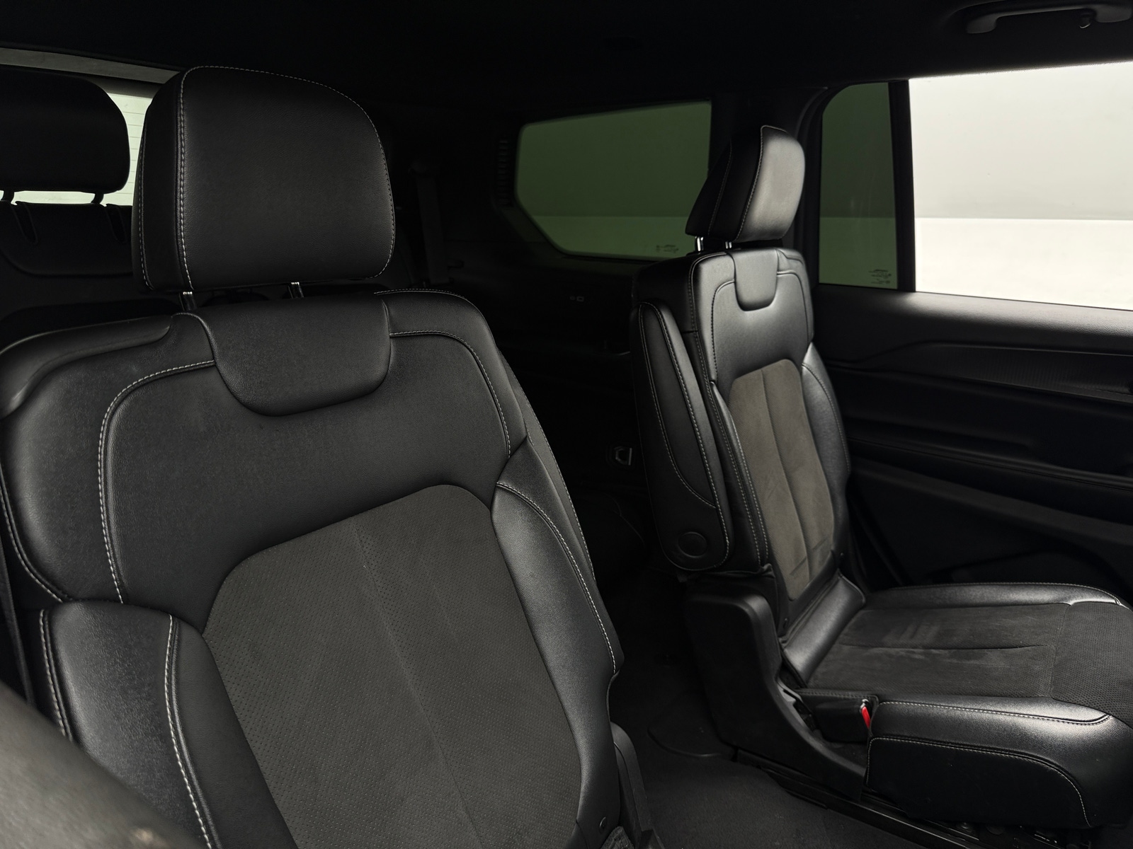 Thumbnail: 2023 Jeep Grand Cherokee L - 5